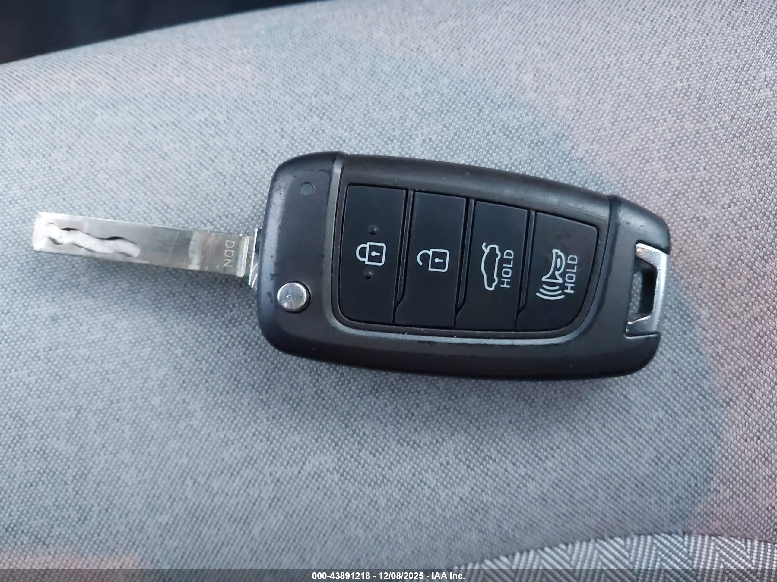HYUNDAI SONATA image 11