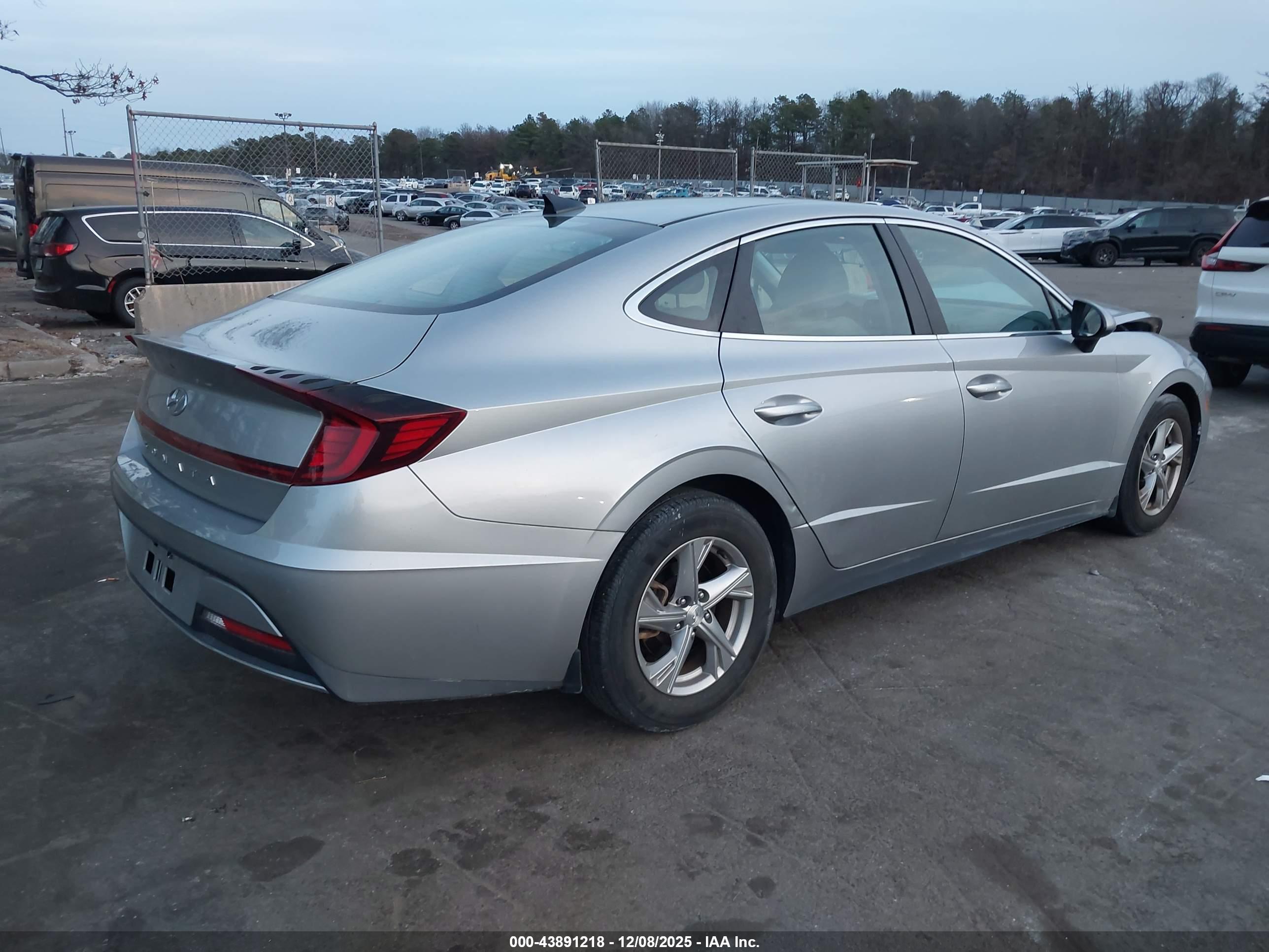 HYUNDAI SONATA image 4