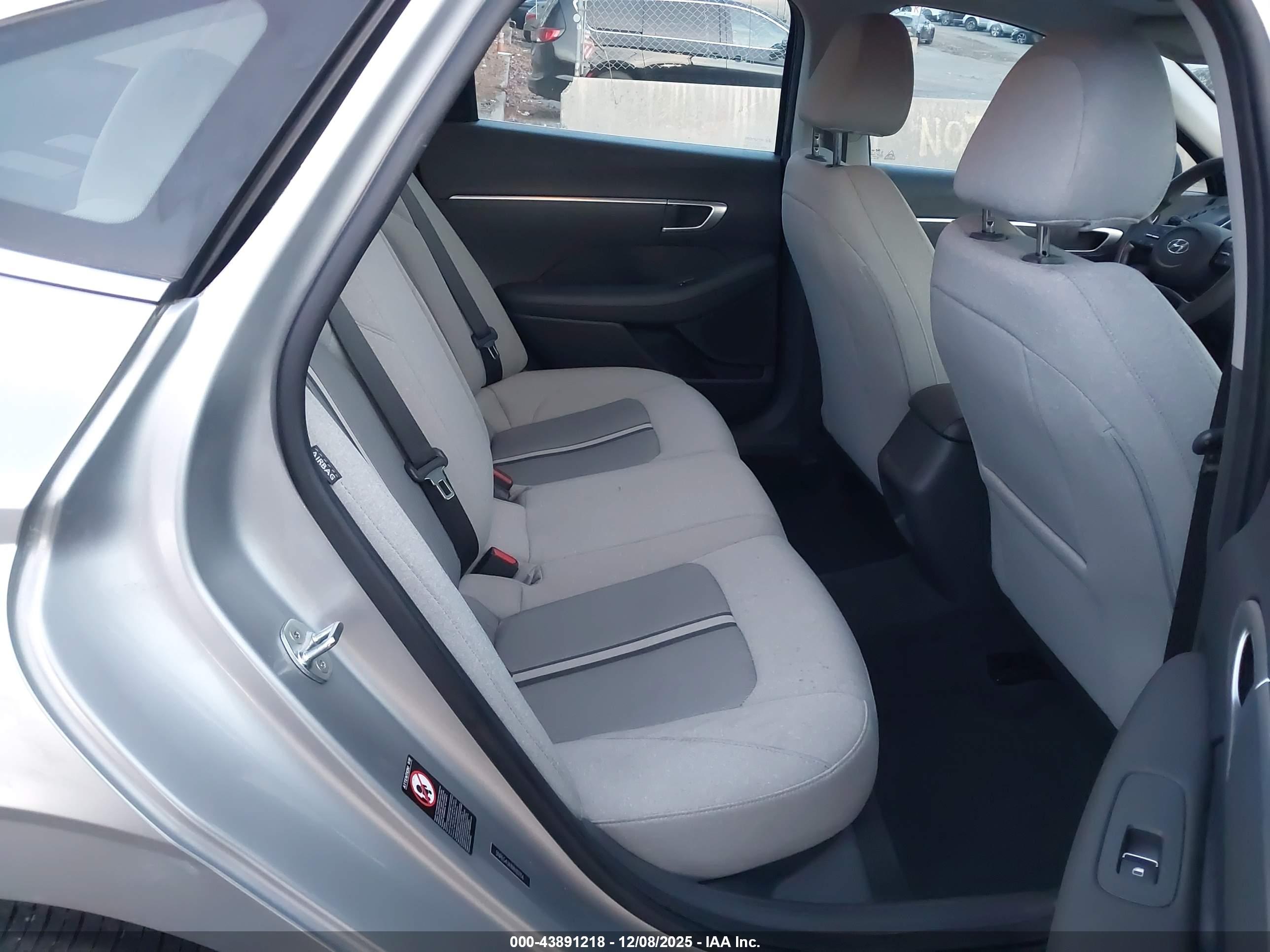 HYUNDAI SONATA image 8
