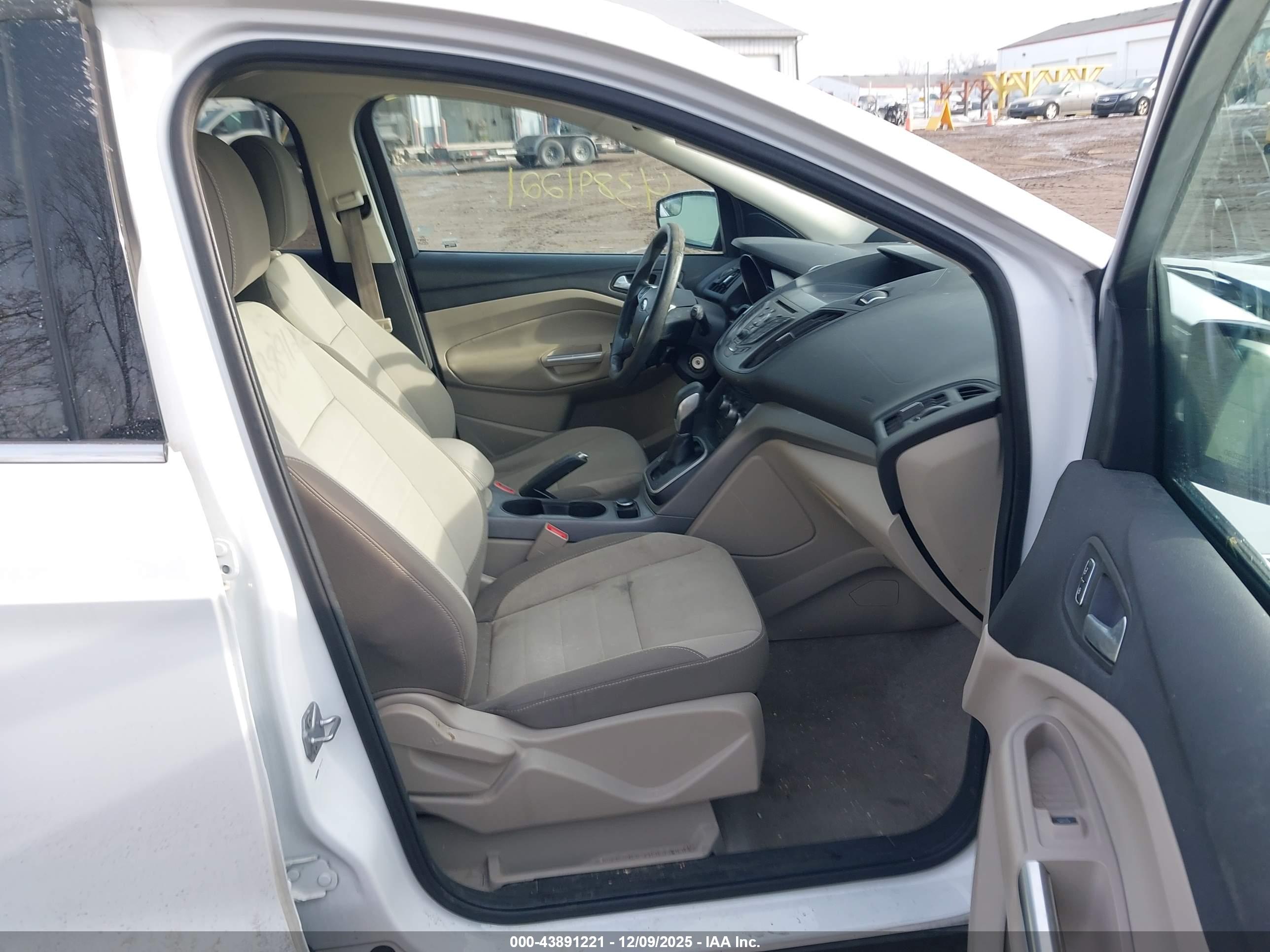 FORD ESCAPE image 5