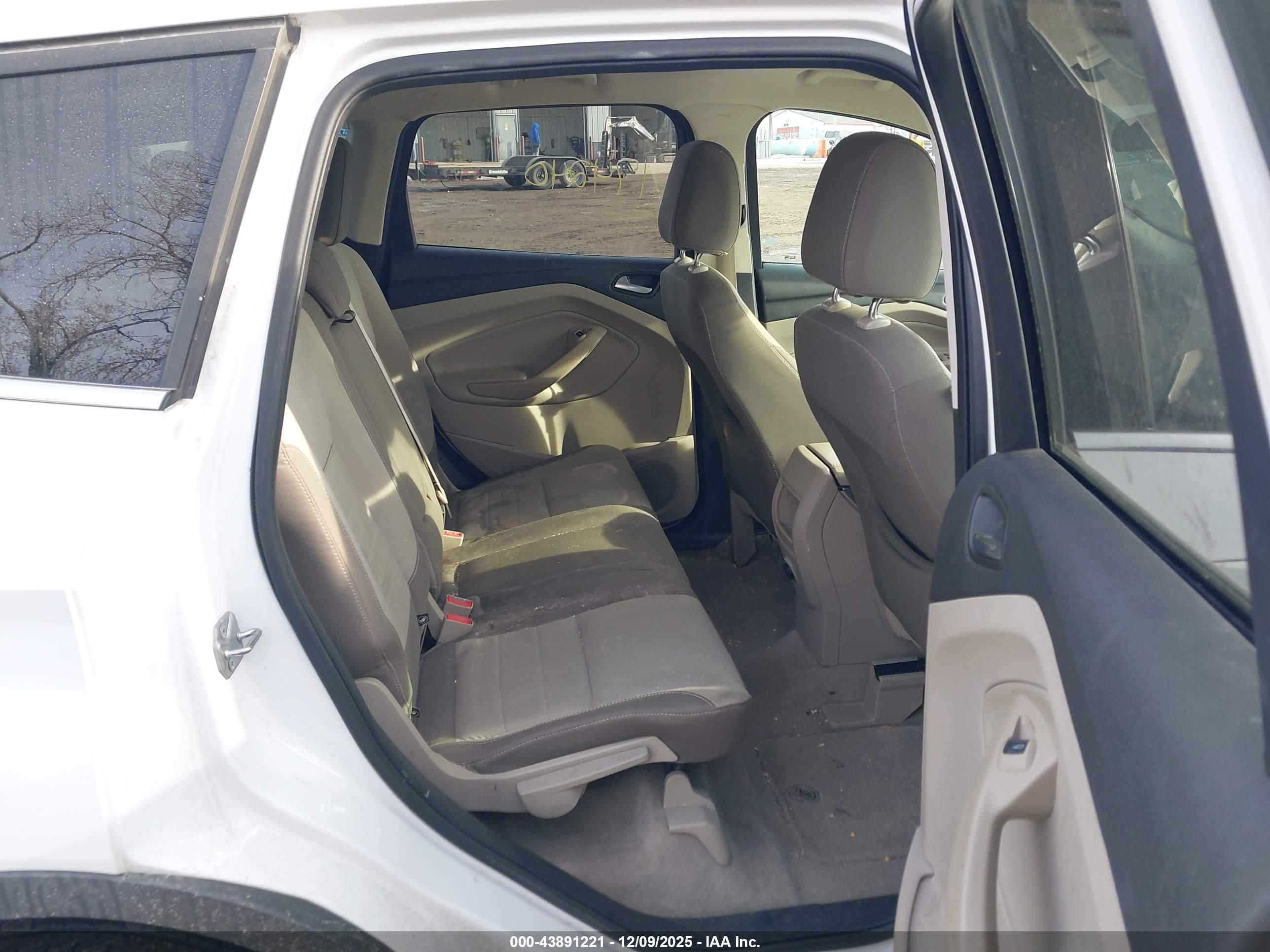 FORD ESCAPE image 8