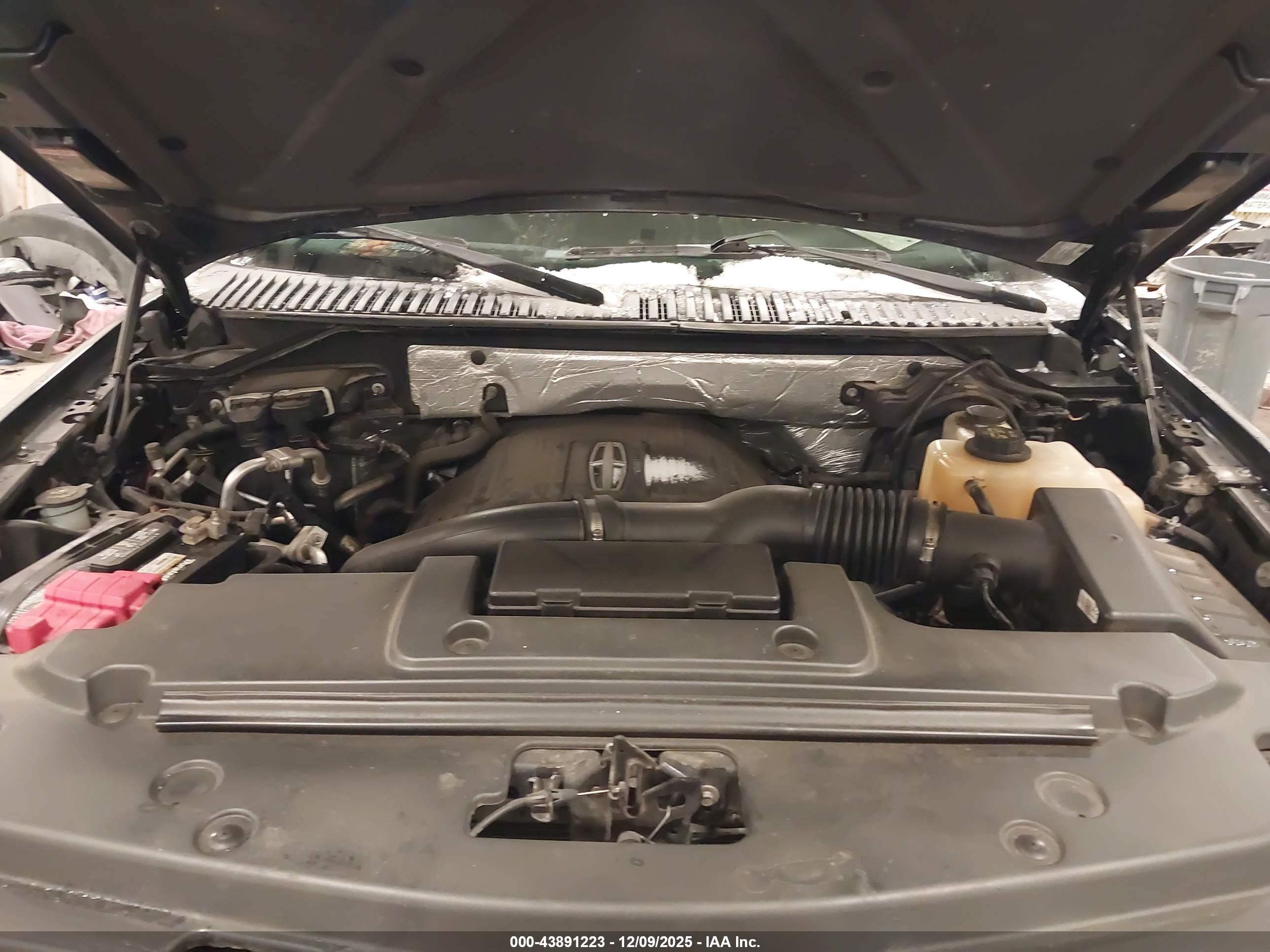 LINCOLN NAVIGATOR image 10