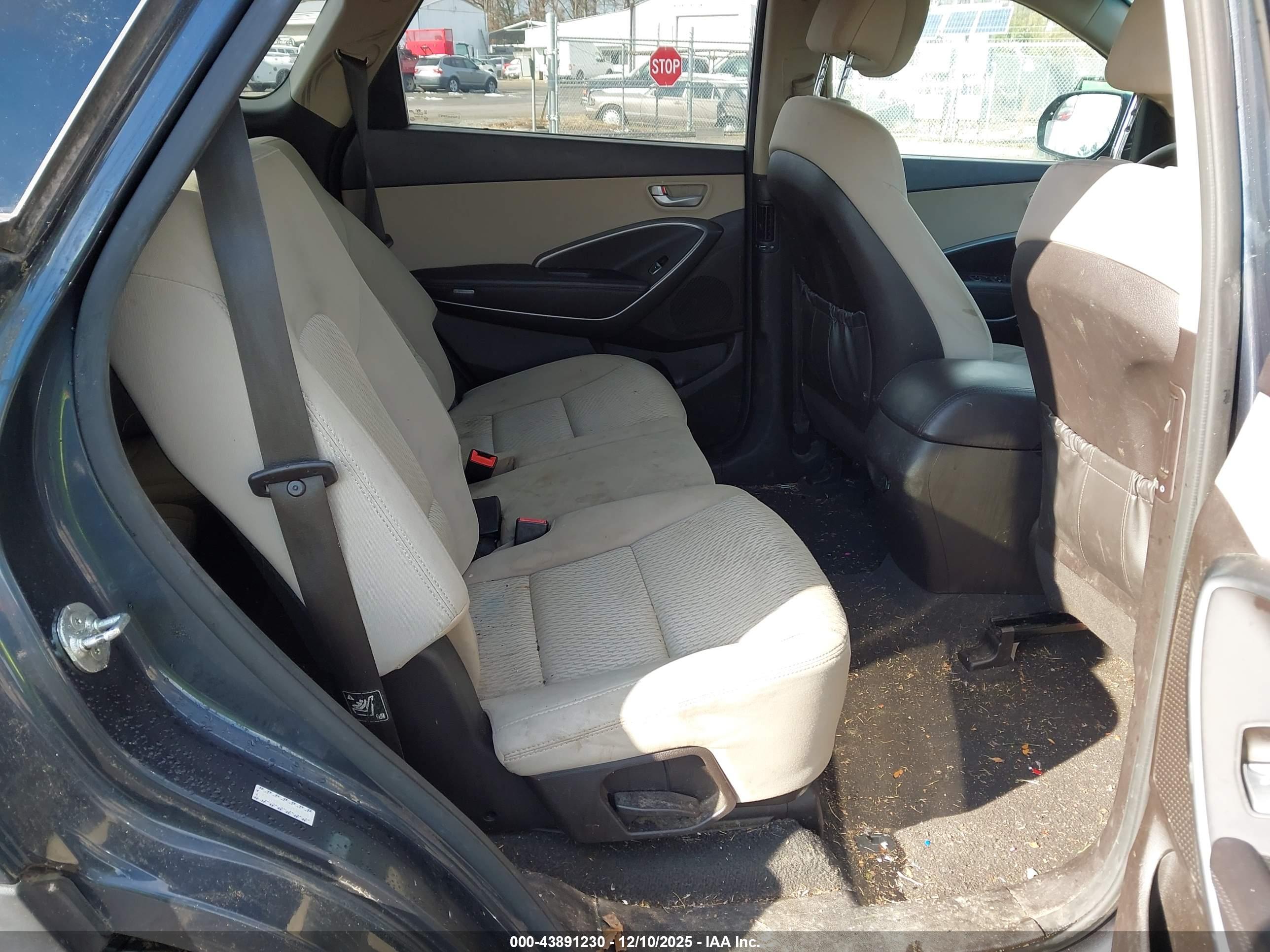 HYUNDAI SANTA image 8