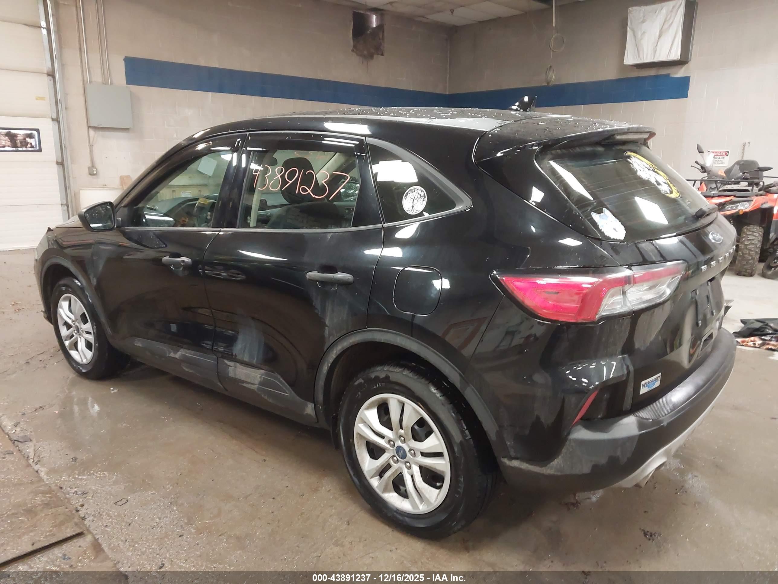 FORD ESCAPE image 3