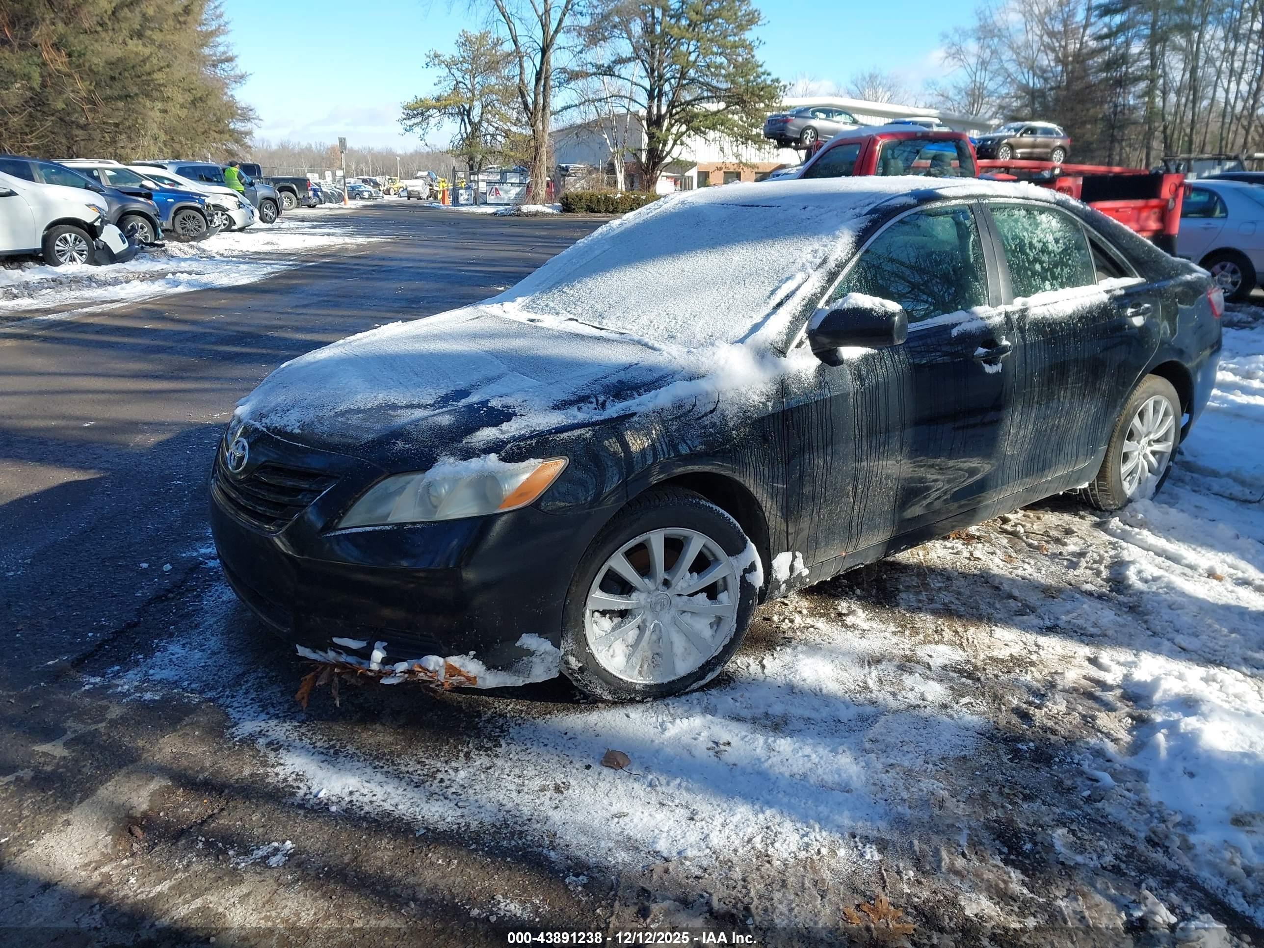 TOYOTA CAMRY image 2