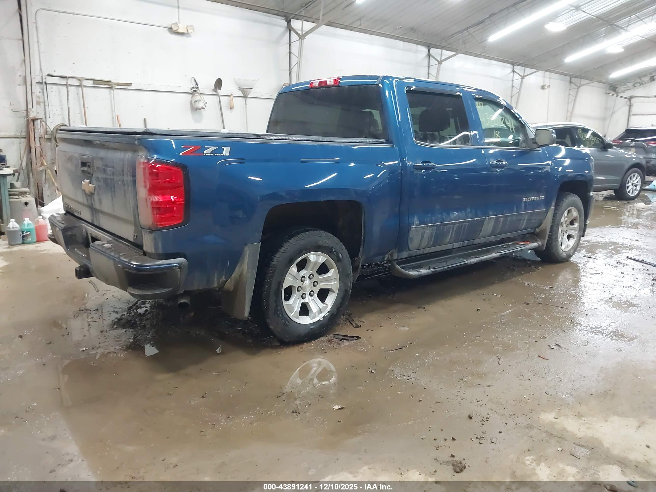 CHEVROLET SILVERADO image 4