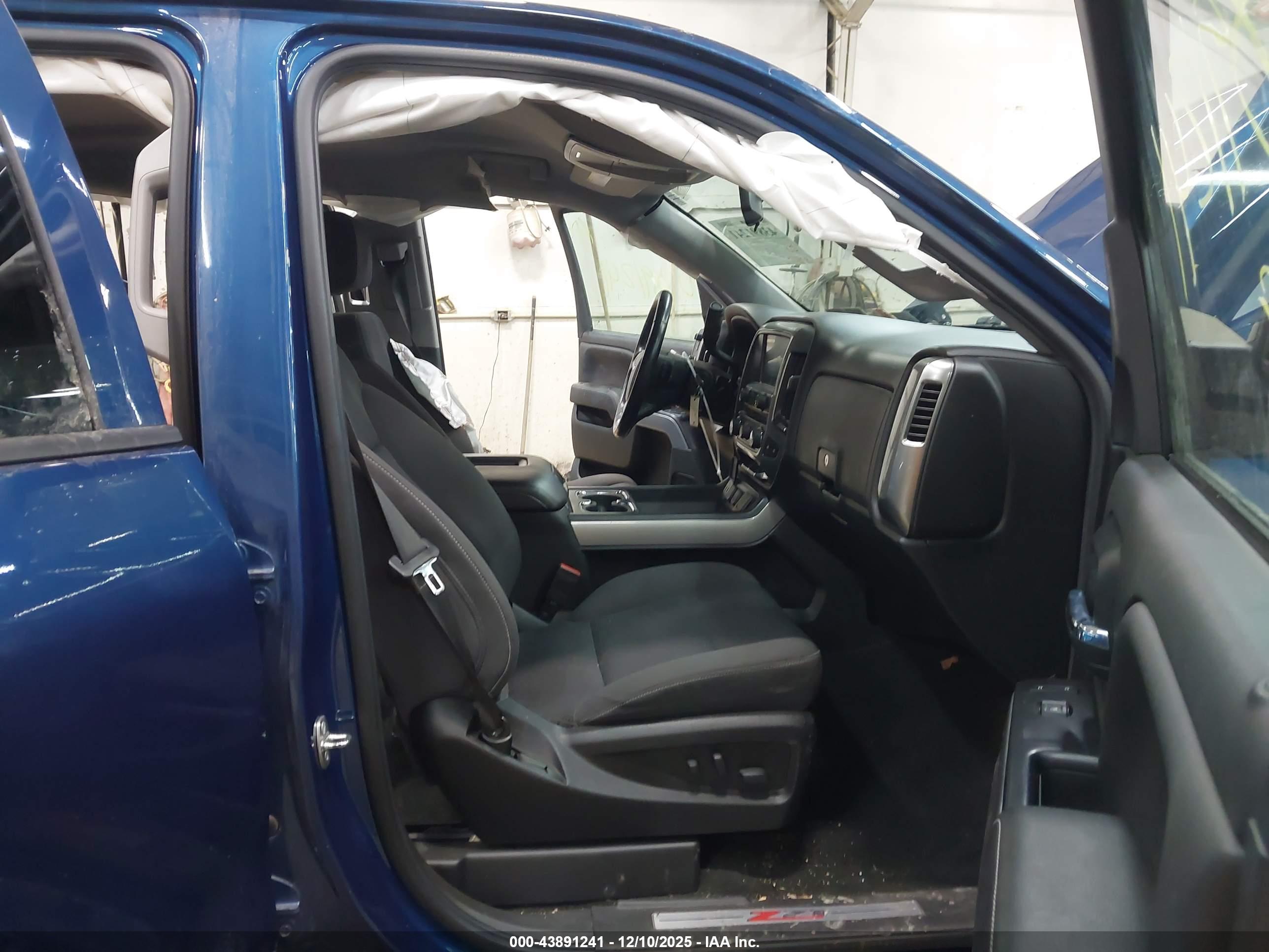 CHEVROLET SILVERADO image 5