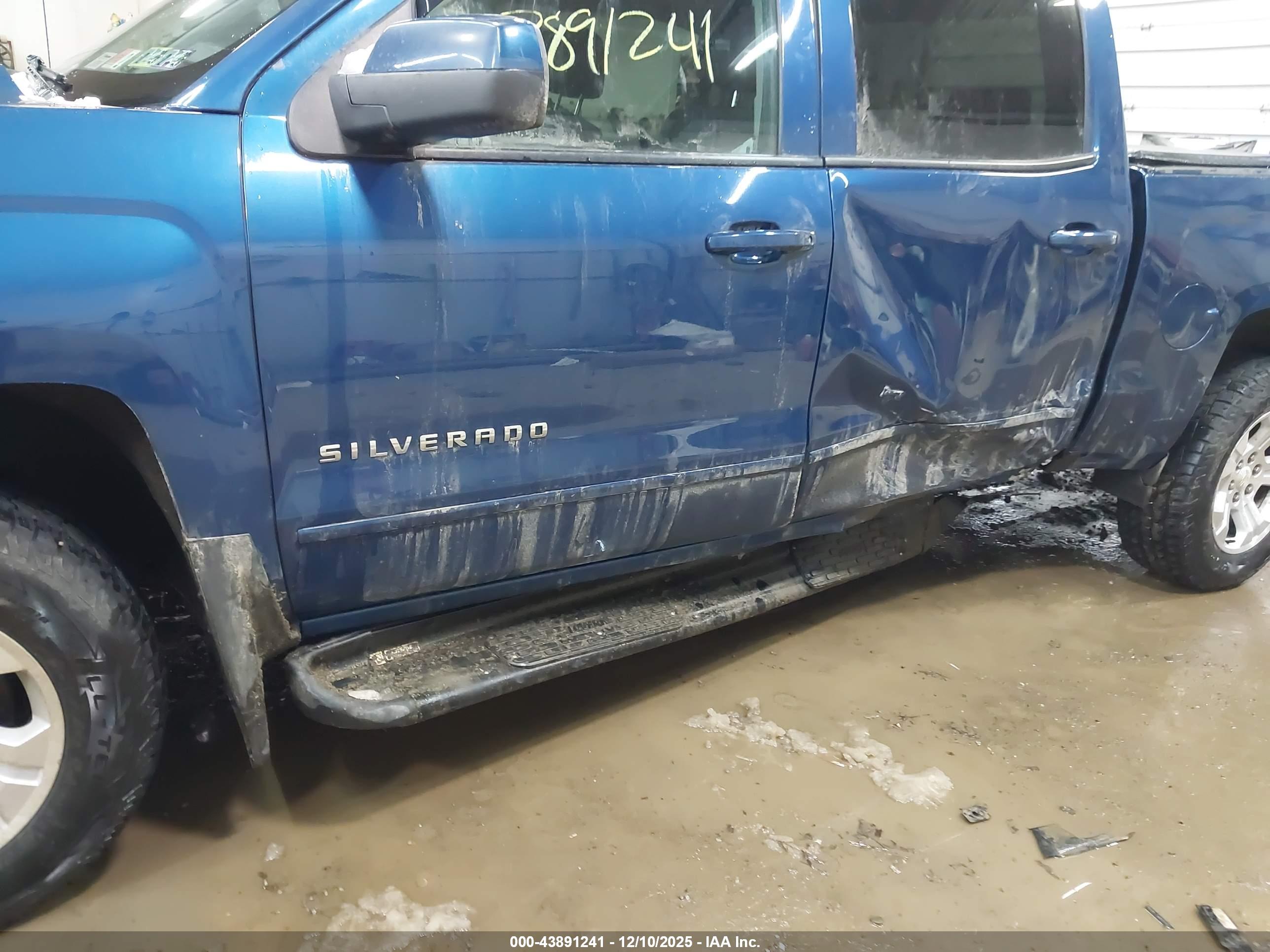 CHEVROLET SILVERADO image 6