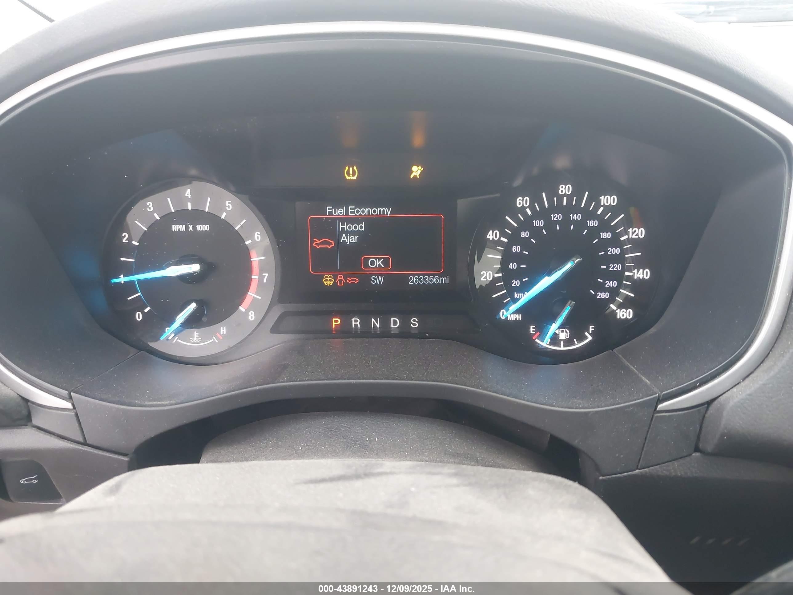 FORD FUSION image 7