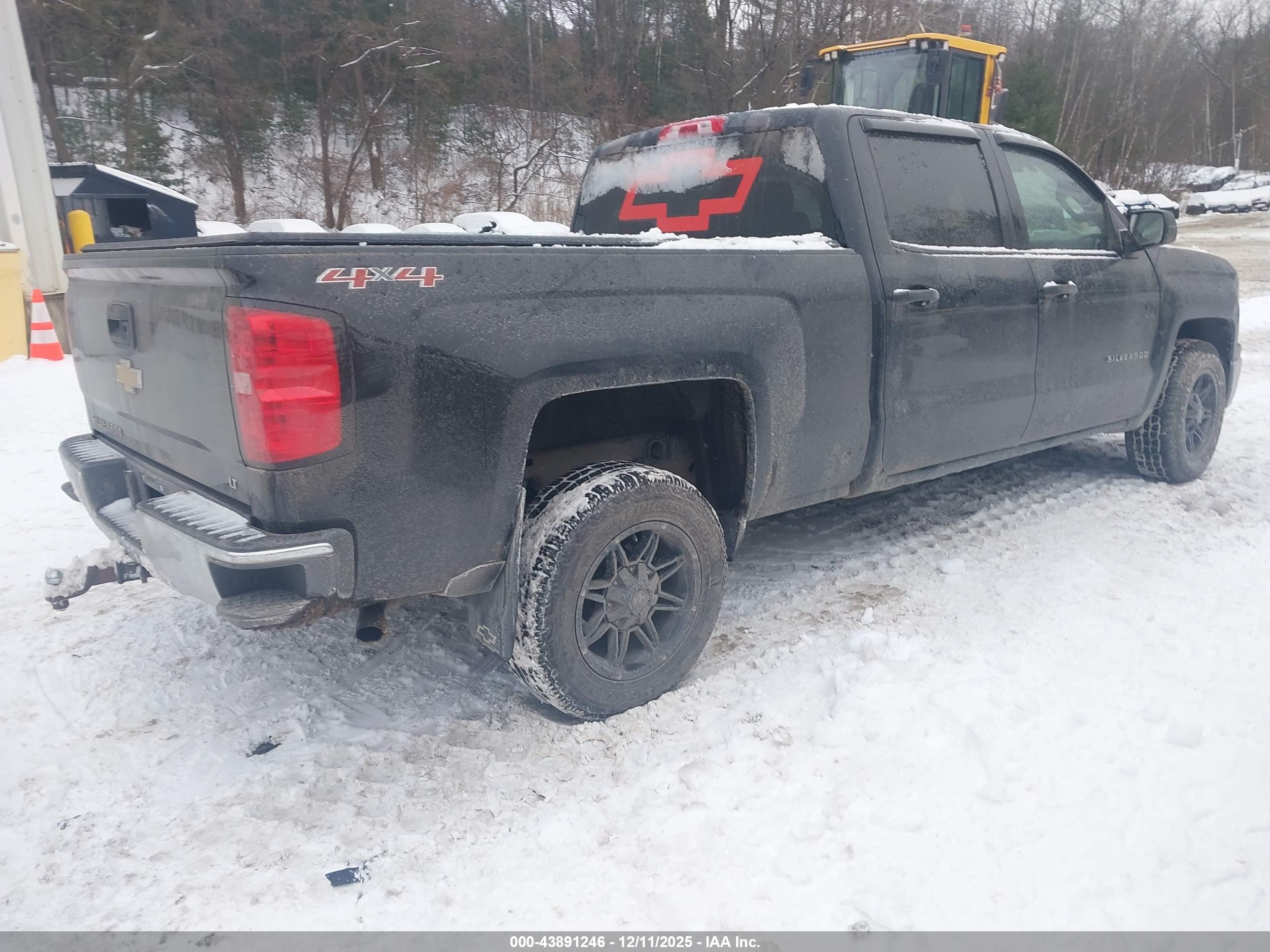 CHEVROLET SILVERADO image 4