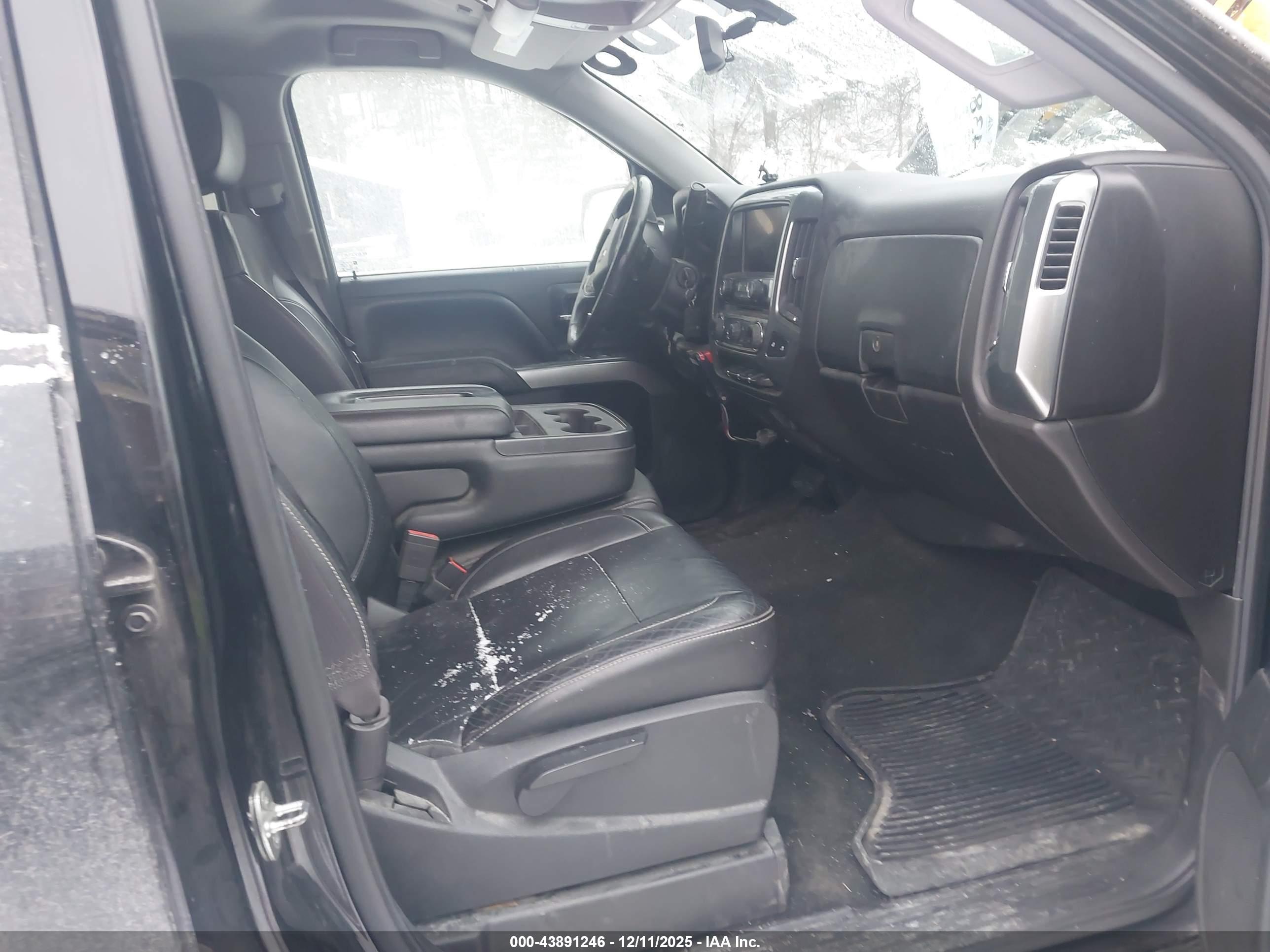 CHEVROLET SILVERADO image 5