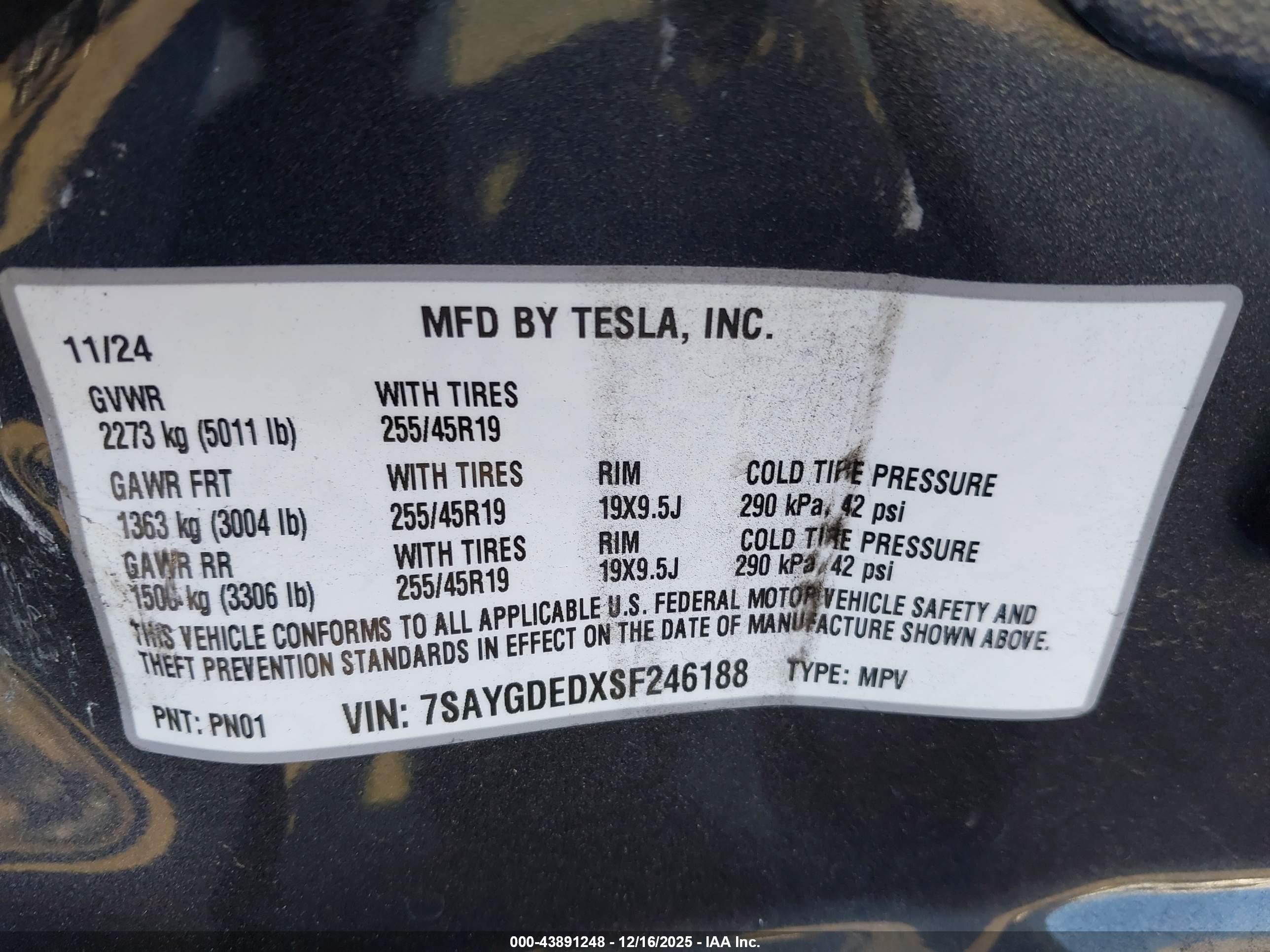 TESLA MODEL image 9