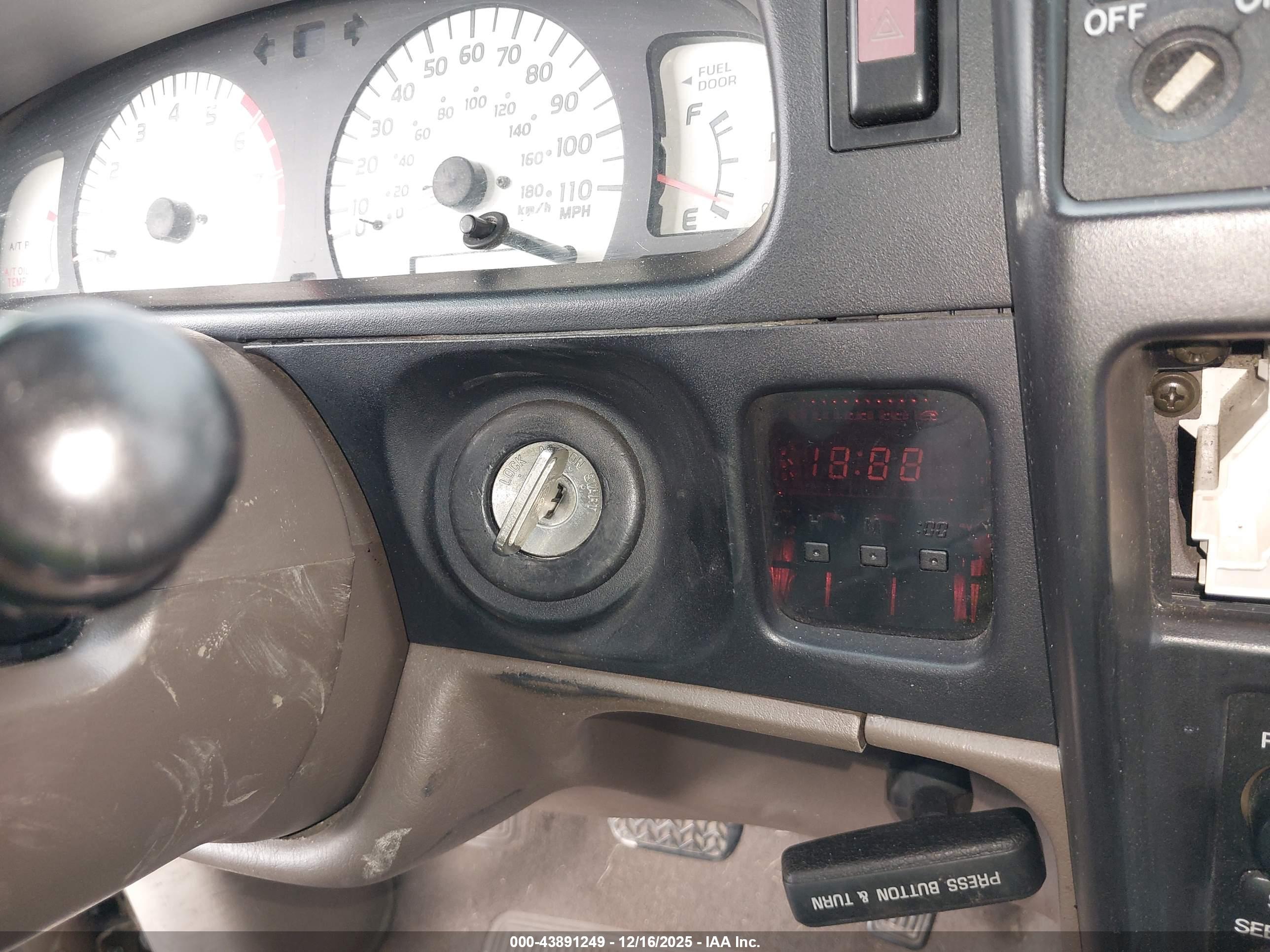 TOYOTA TACOMA image 11