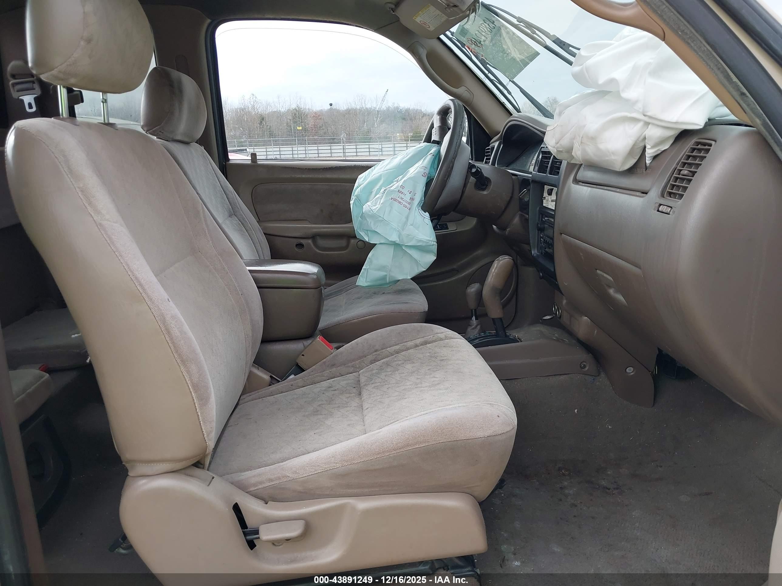 TOYOTA TACOMA image 5