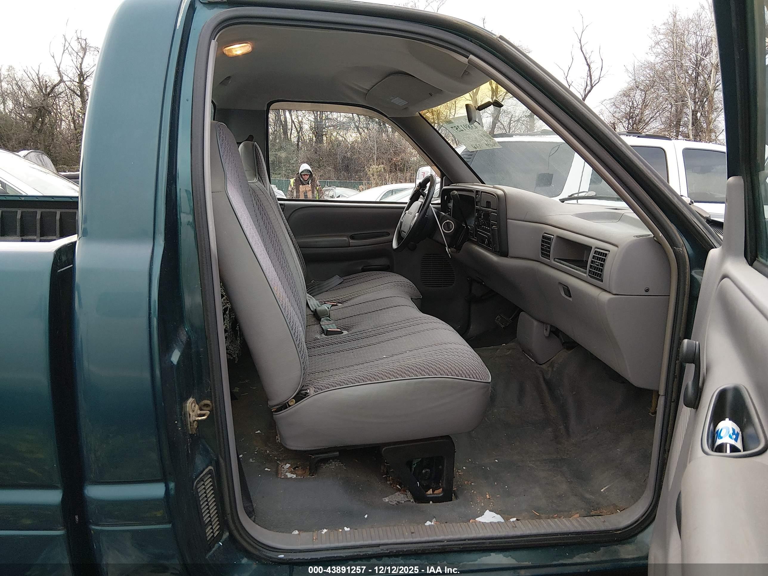 DODGE RAM image 5