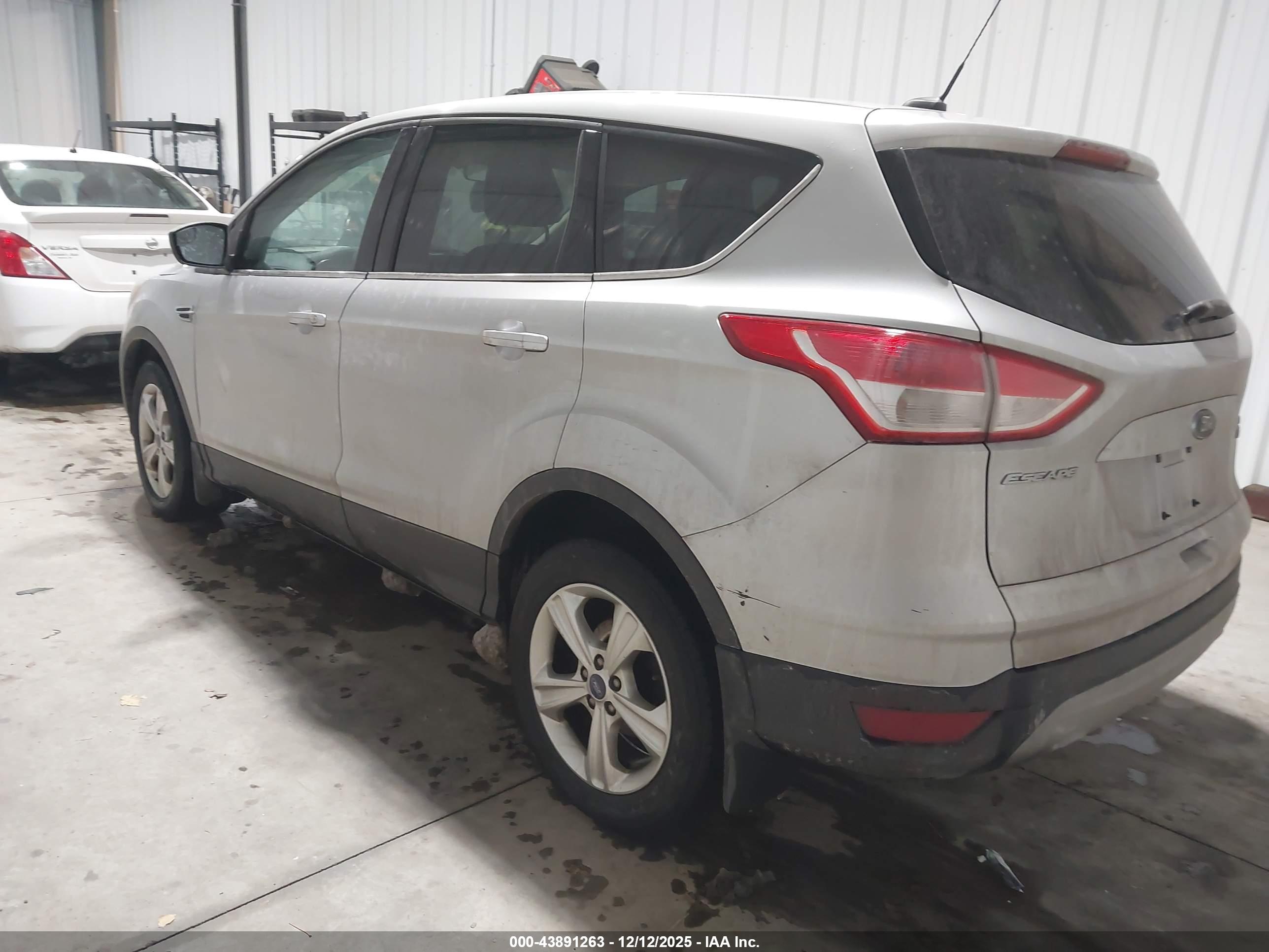 FORD ESCAPE image 3