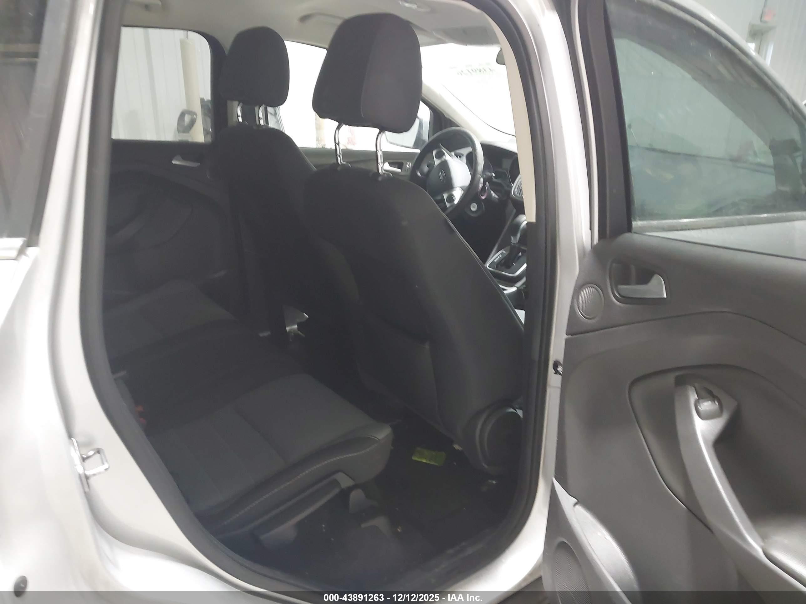 FORD ESCAPE image 8