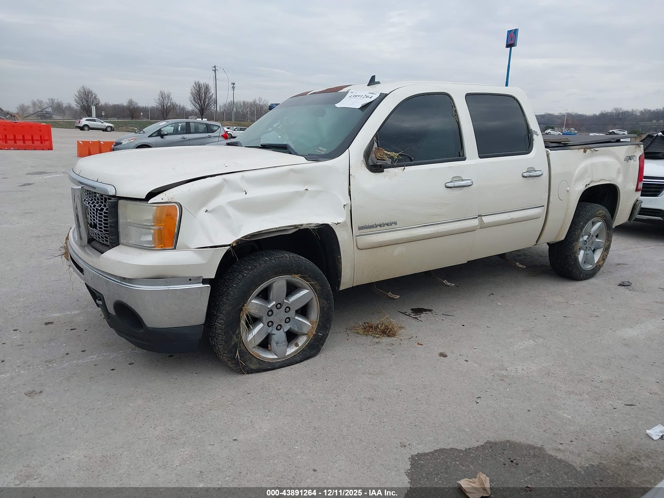GMC SIERRA image 2