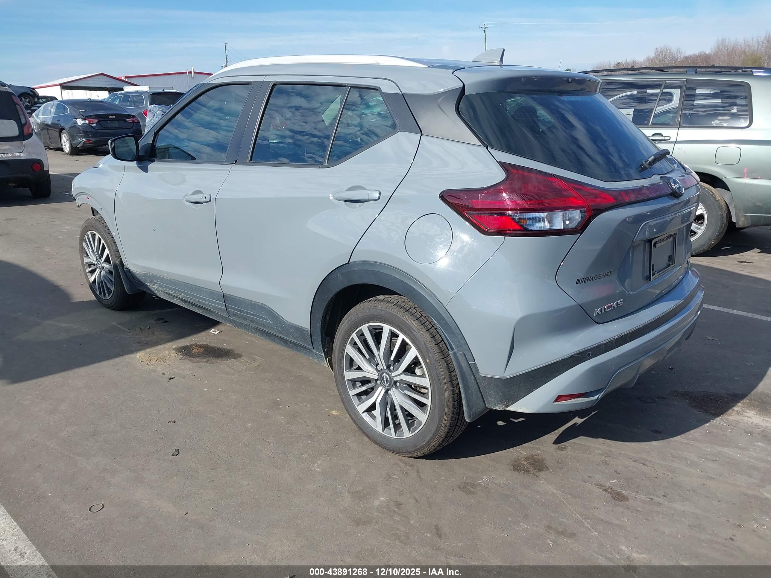 NISSAN KICKS image 3