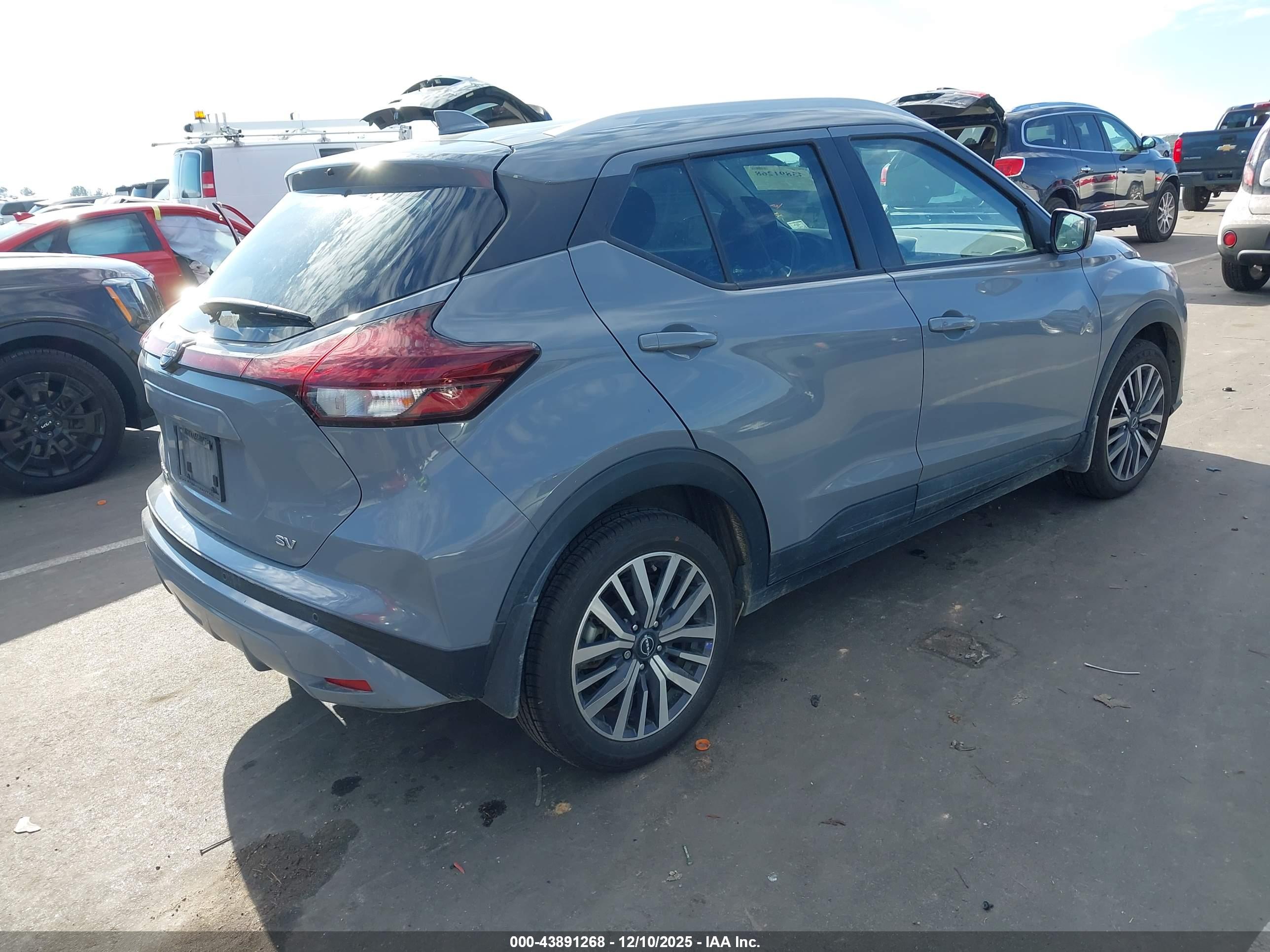 NISSAN KICKS image 4