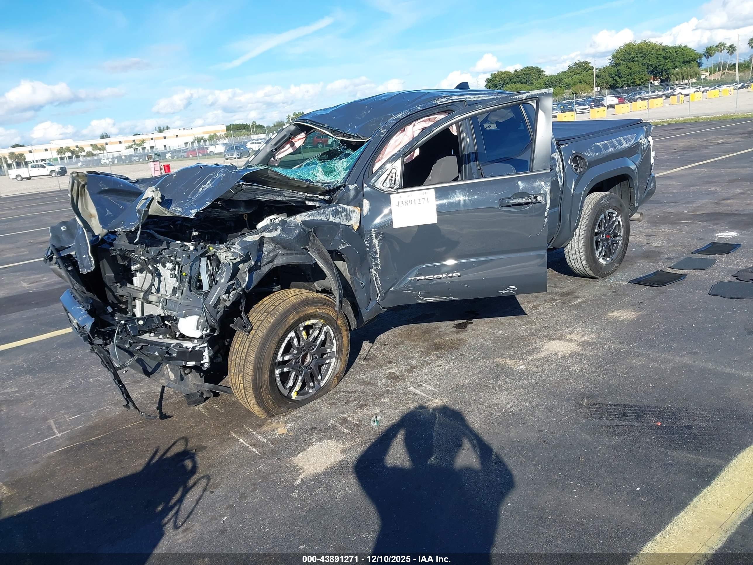 TOYOTA TACOMA image 2