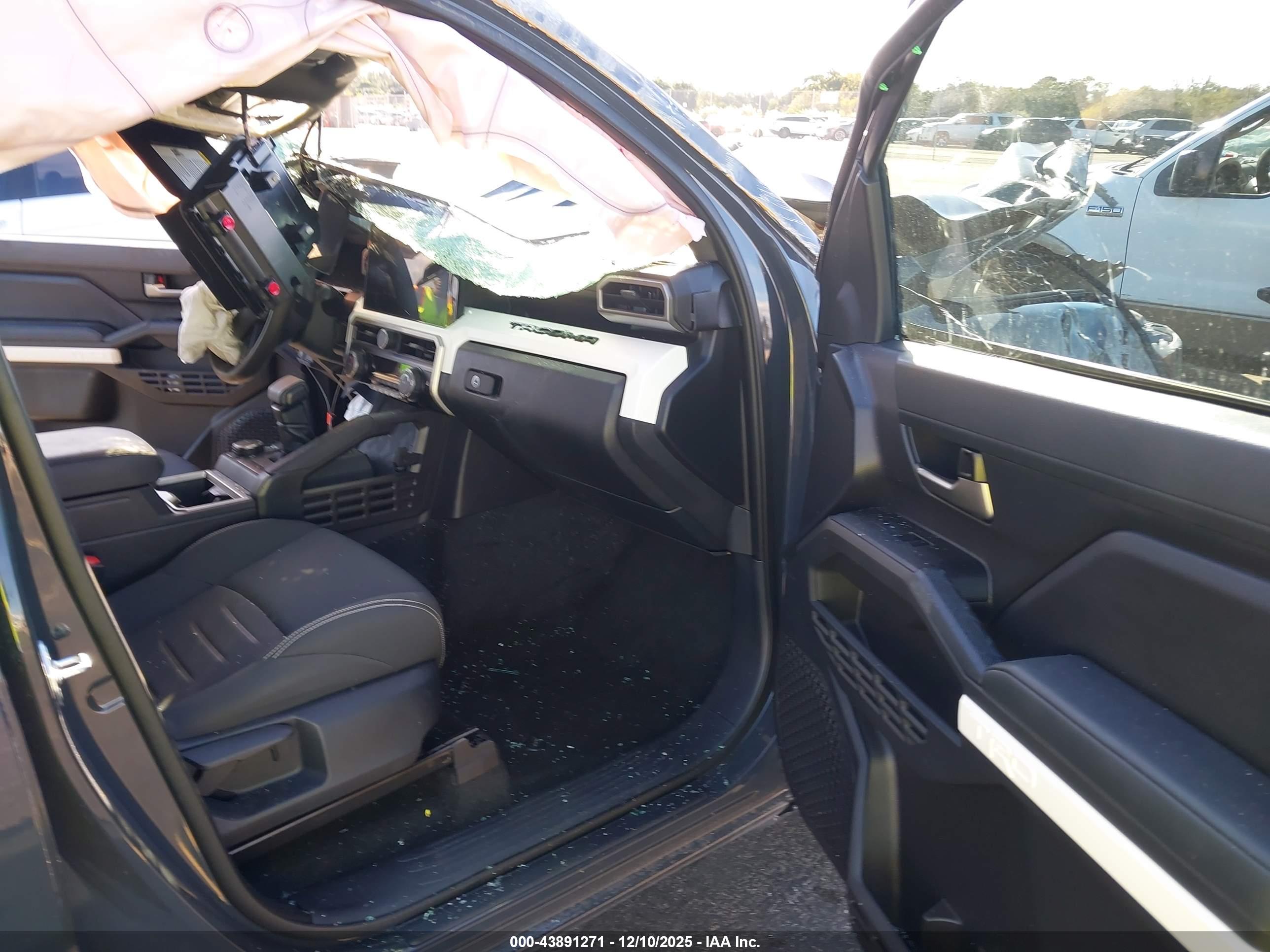 TOYOTA TACOMA image 5