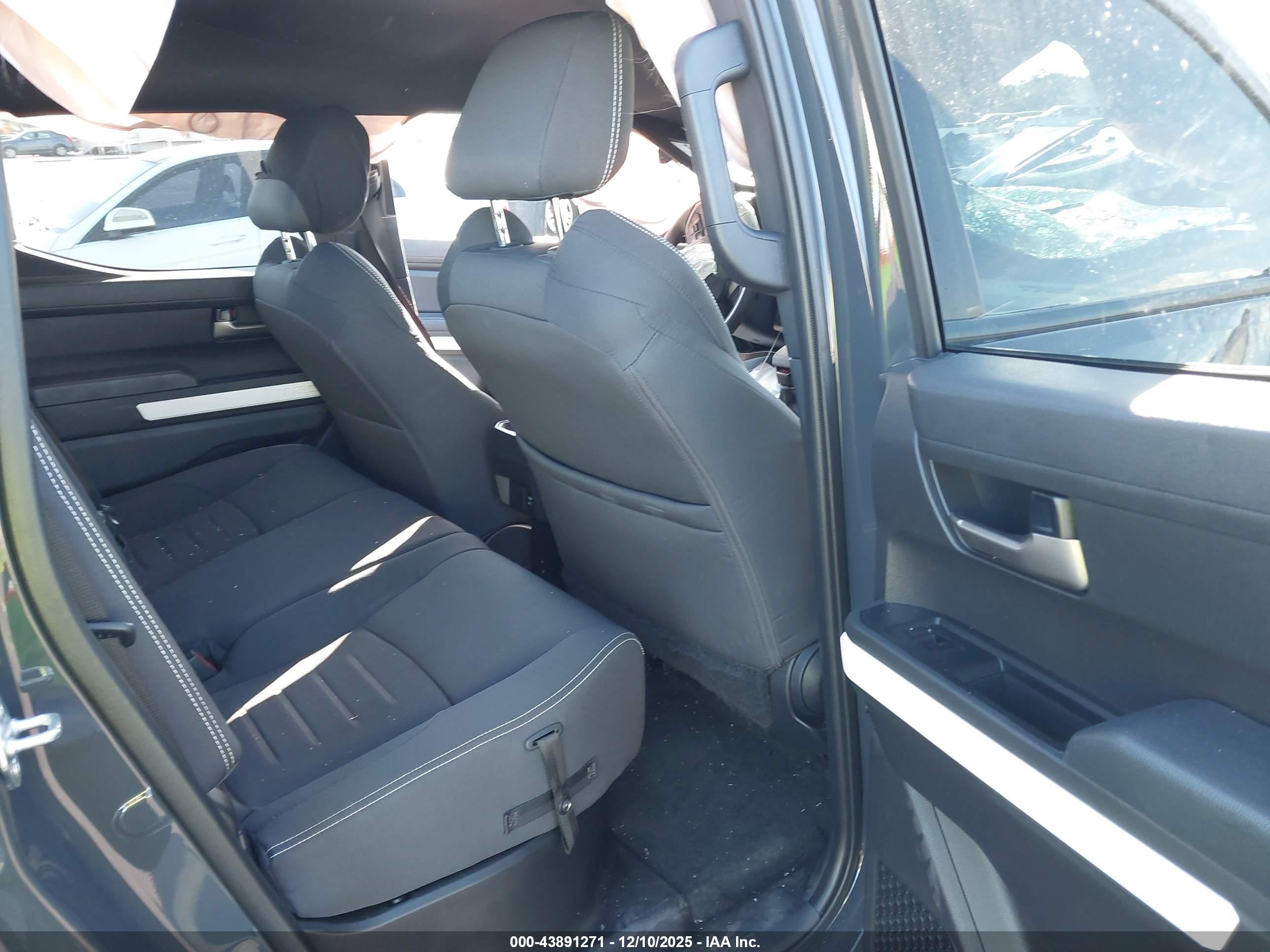 TOYOTA TACOMA image 8