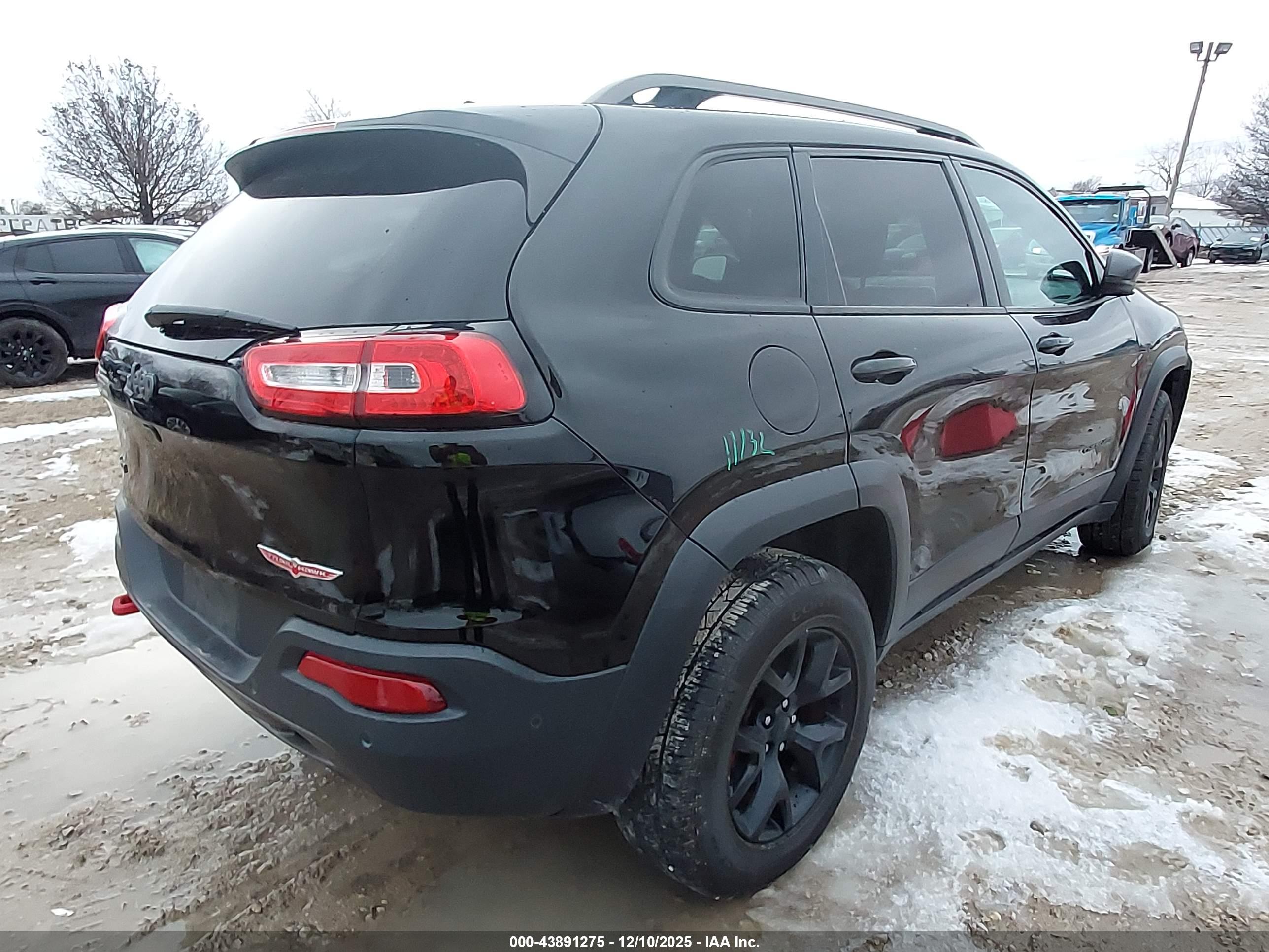 JEEP CHEROKEE image 4