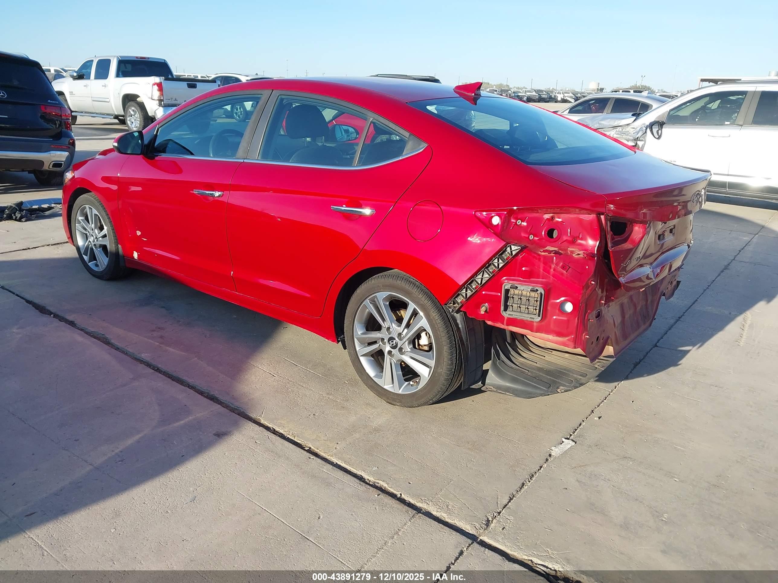 HYUNDAI ELANTRA image 3