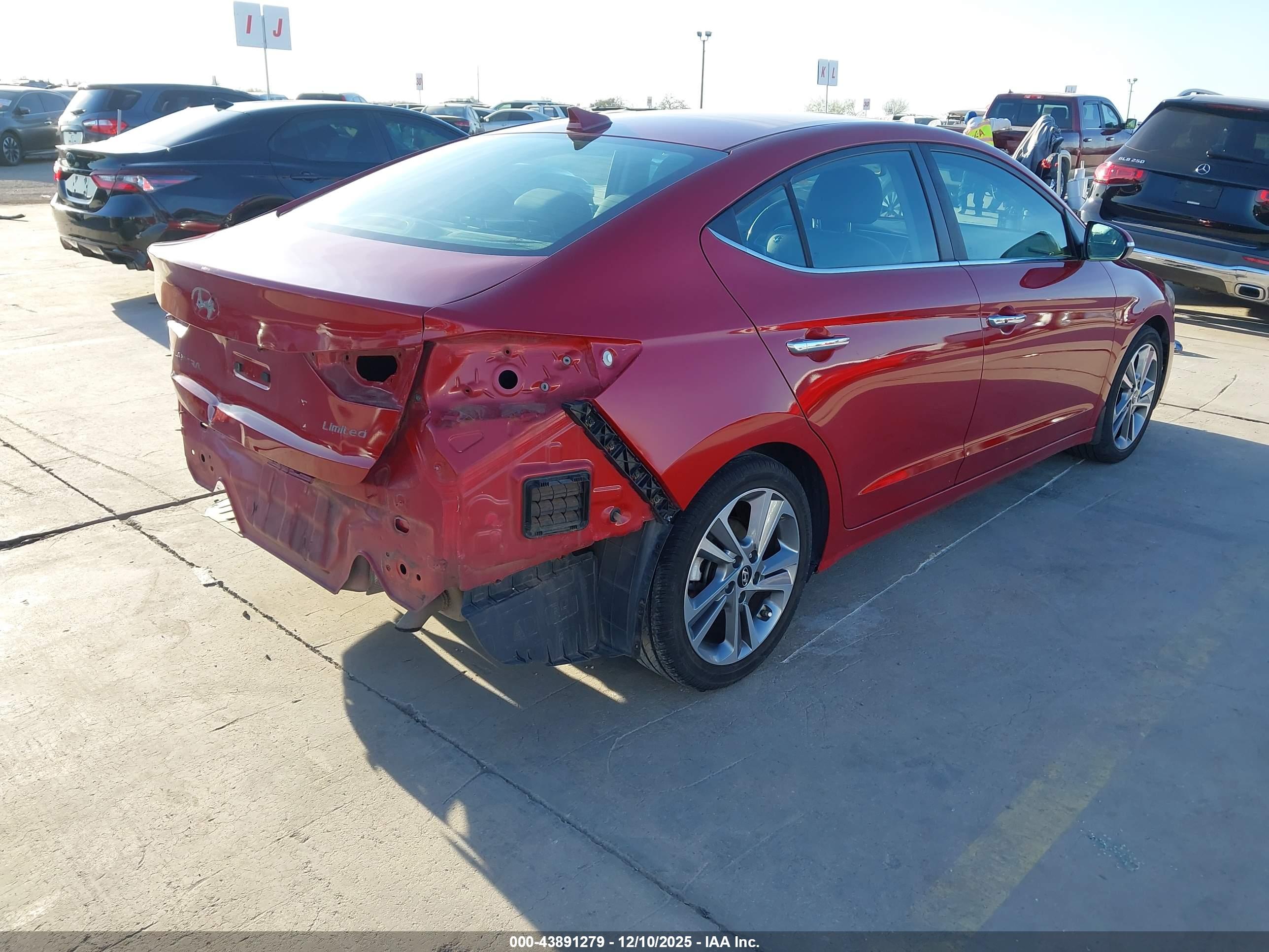 HYUNDAI ELANTRA image 4
