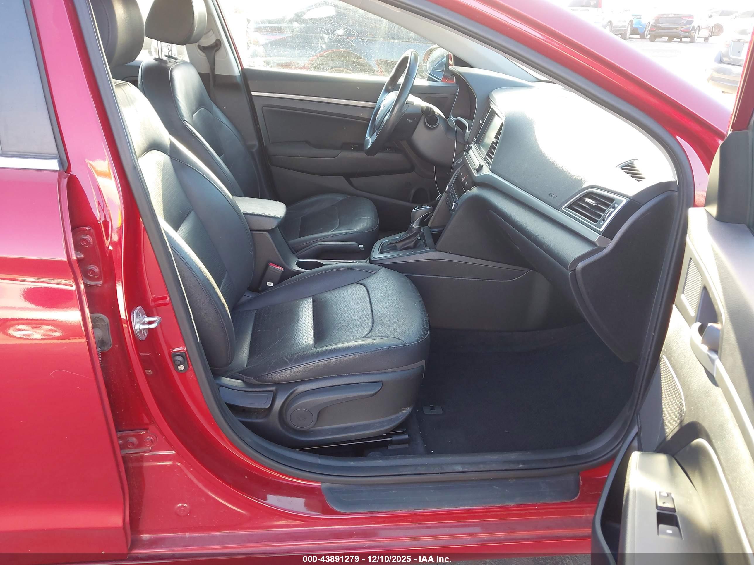 HYUNDAI ELANTRA image 5