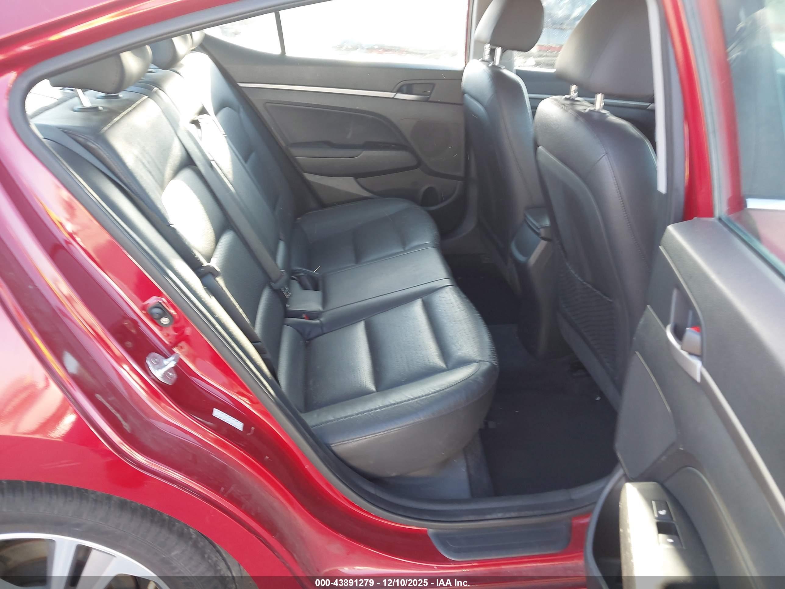 HYUNDAI ELANTRA image 8