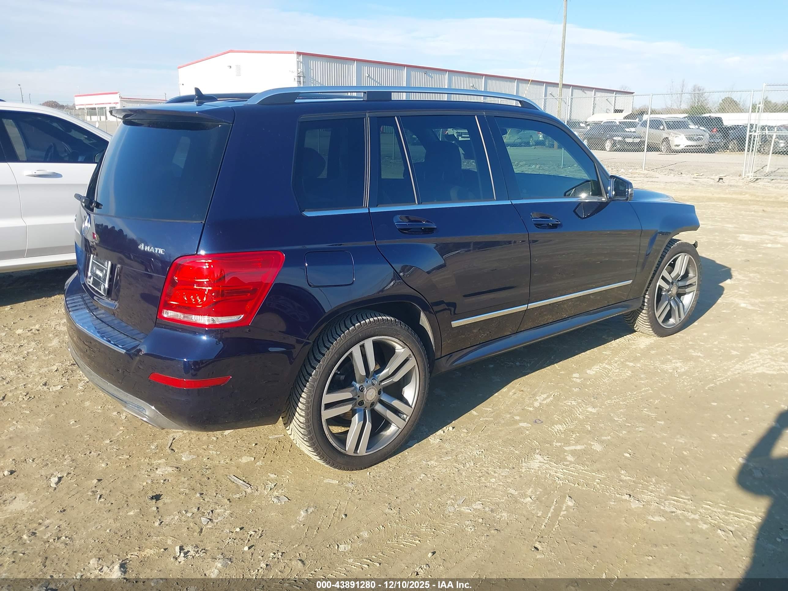 MERCEDES-BENZ GLK image 4