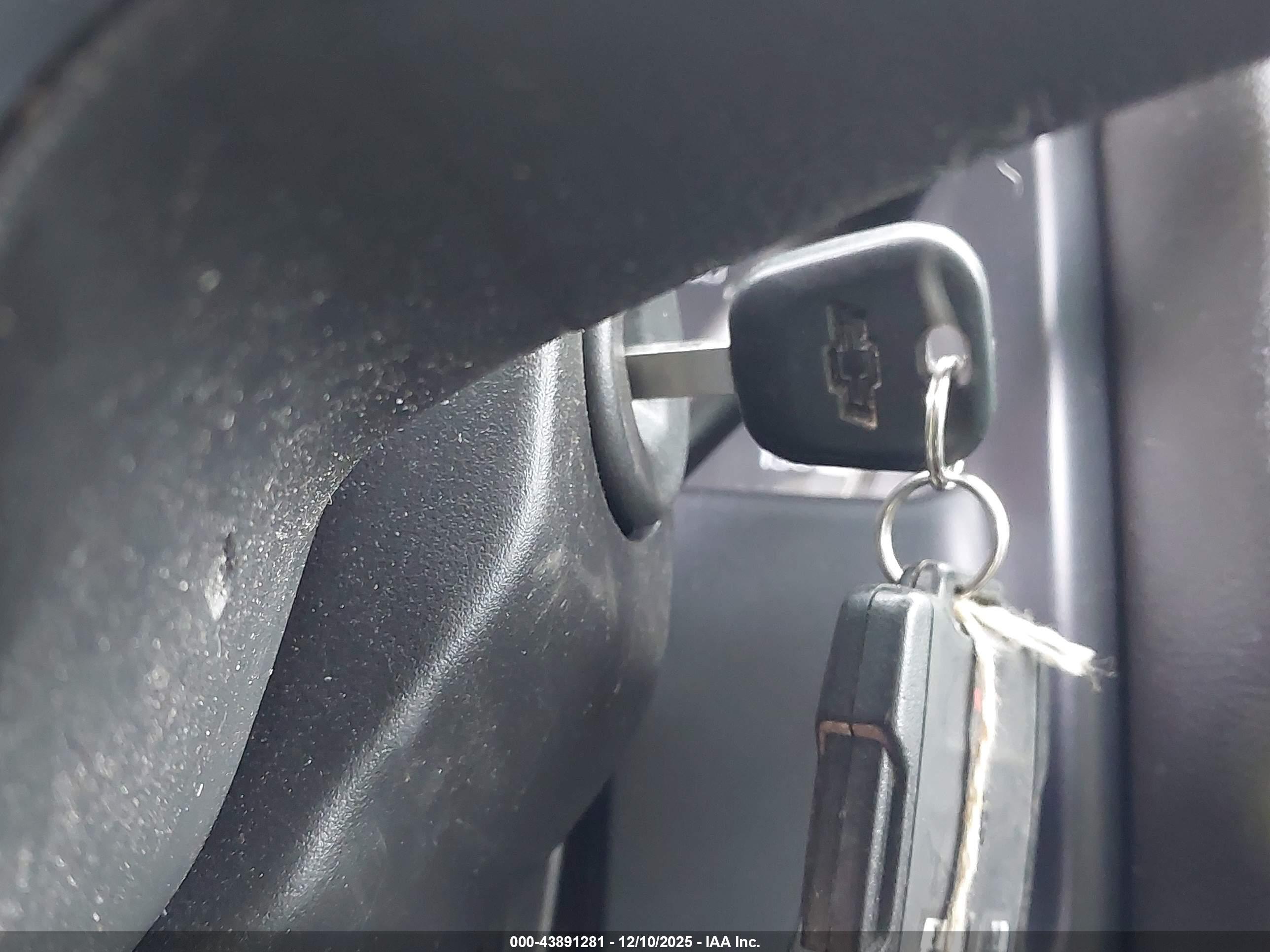 CHEVROLET SILVERADO image 11