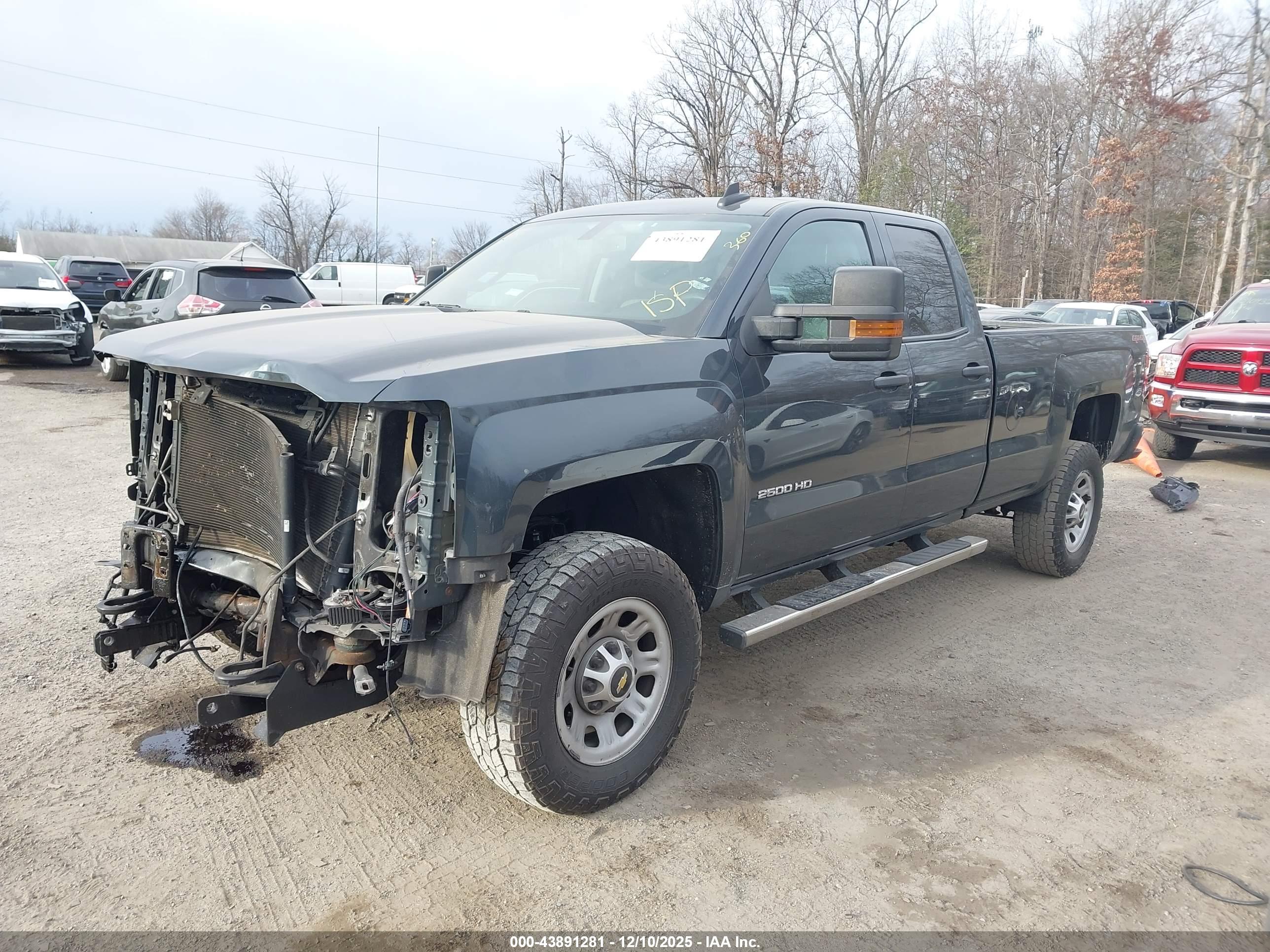 CHEVROLET SILVERADO image 2