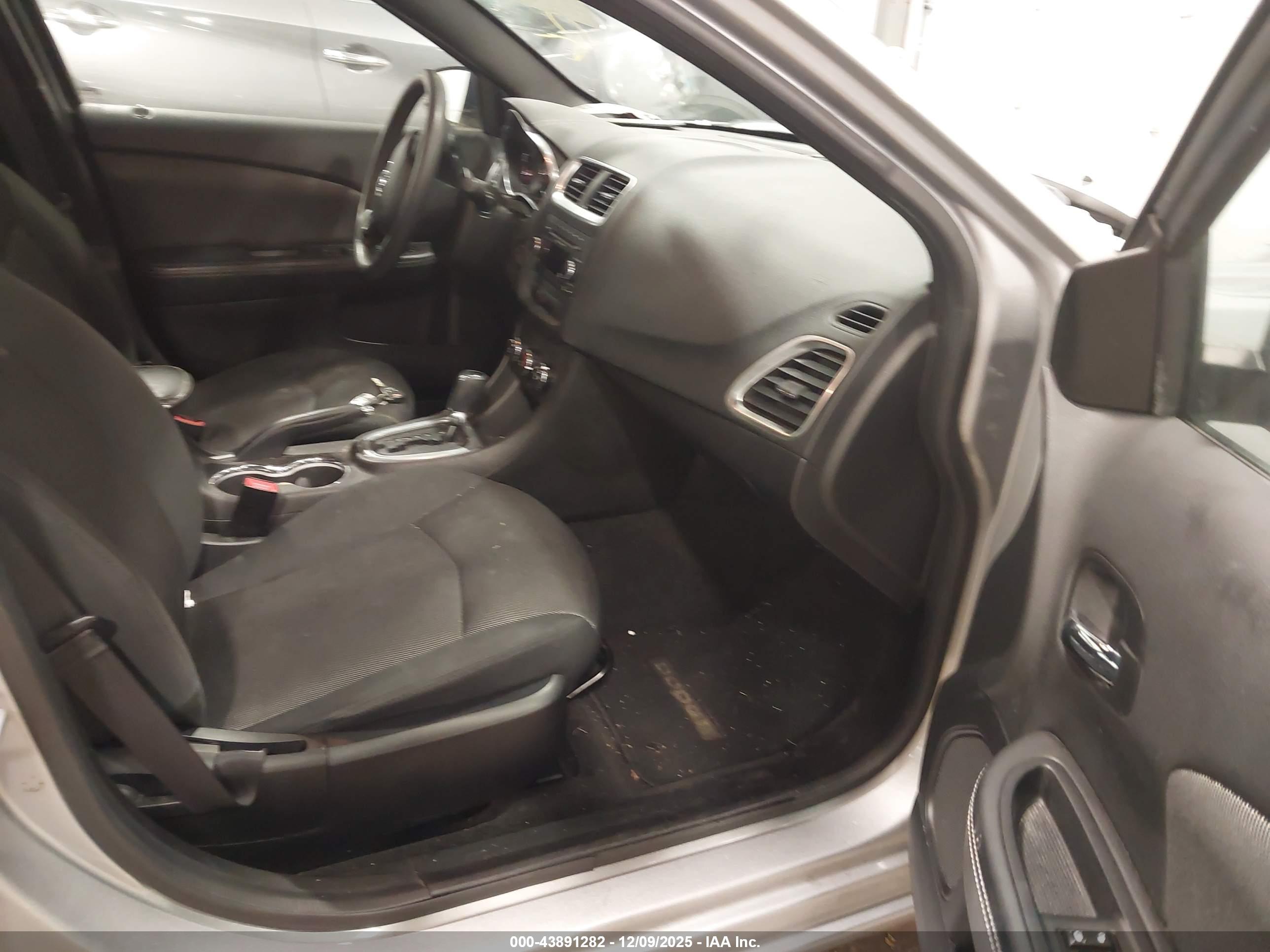 DODGE AVENGER image 5