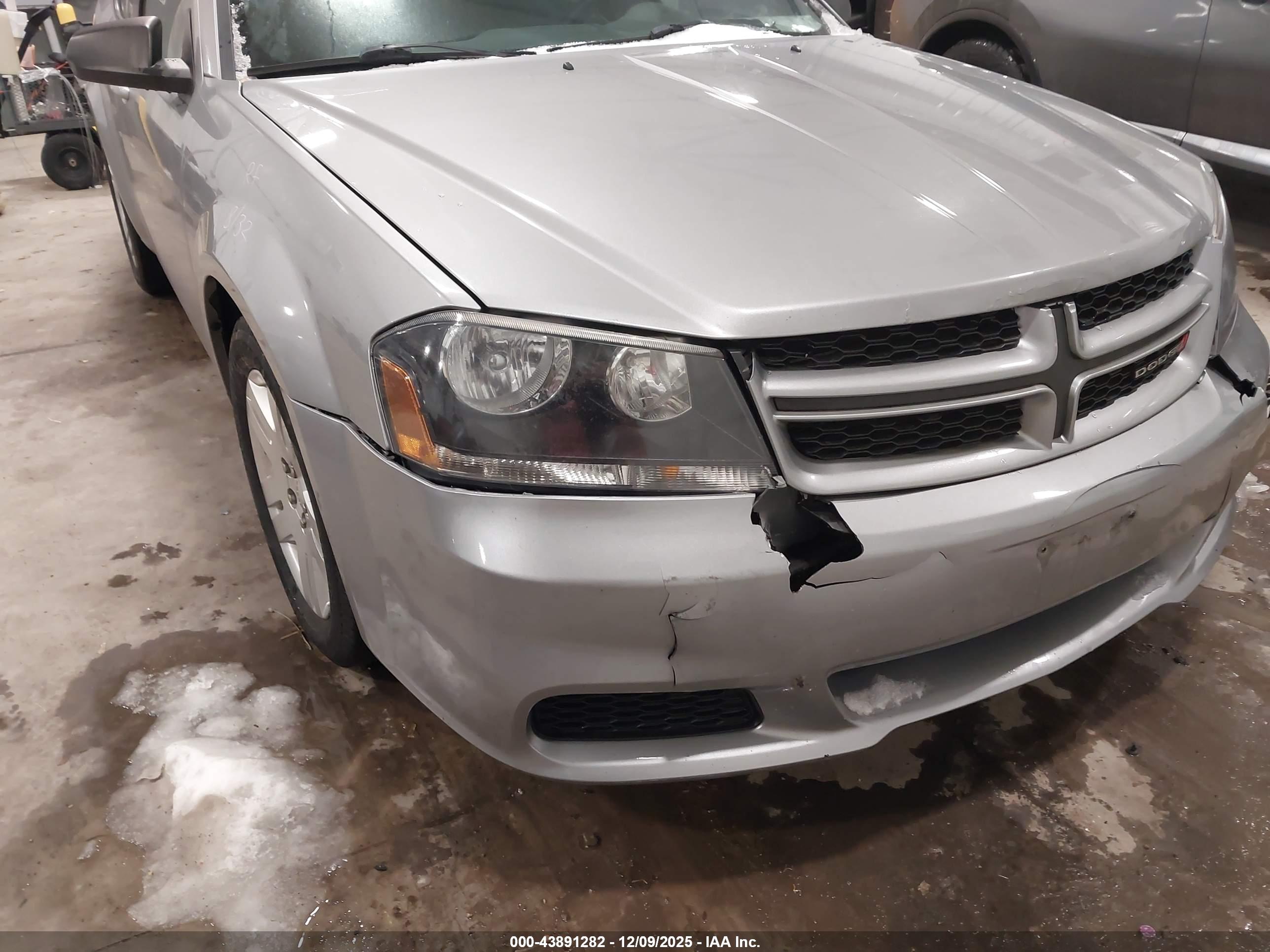 DODGE AVENGER image 6