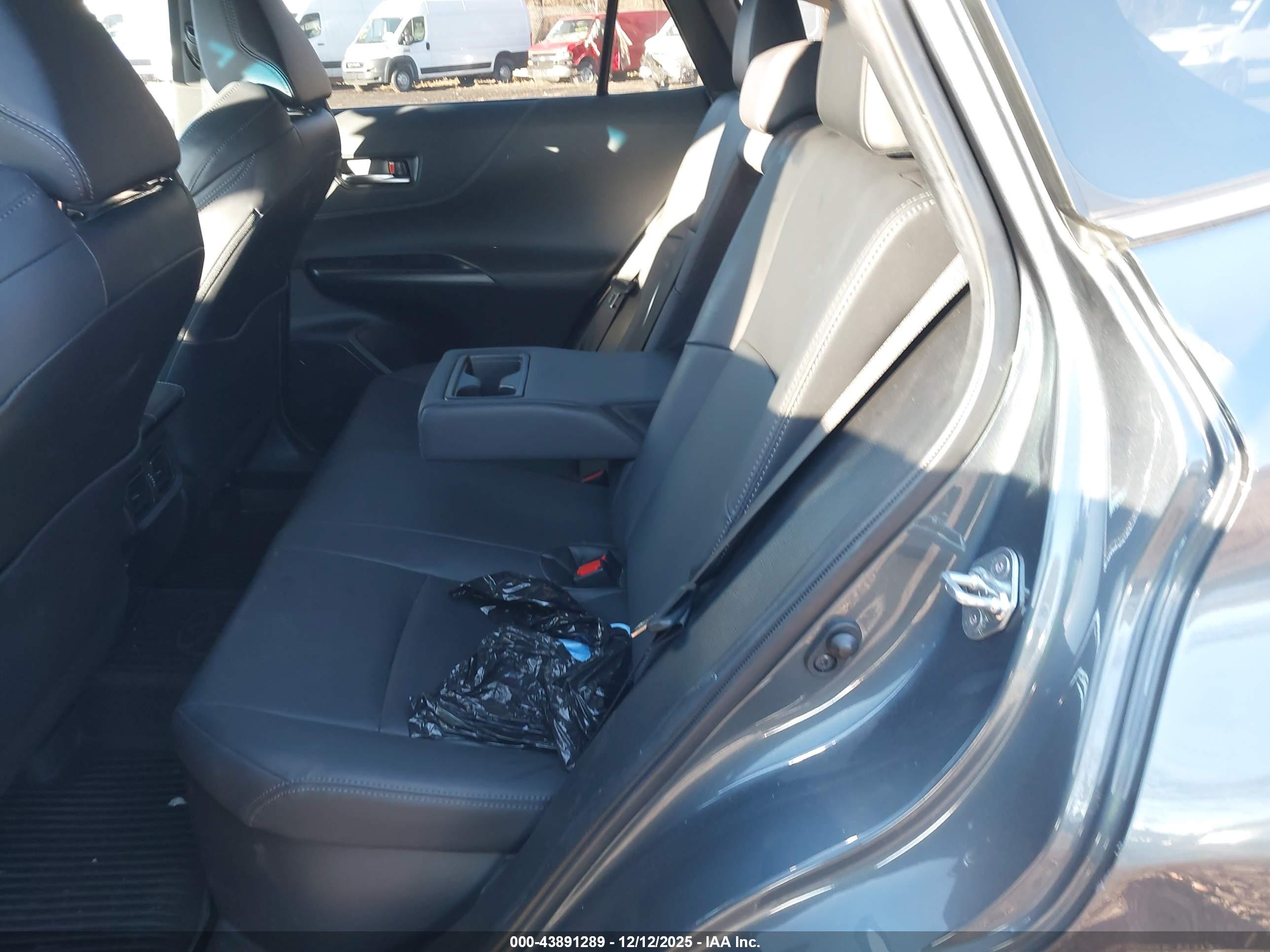 TOYOTA VENZA image 8
