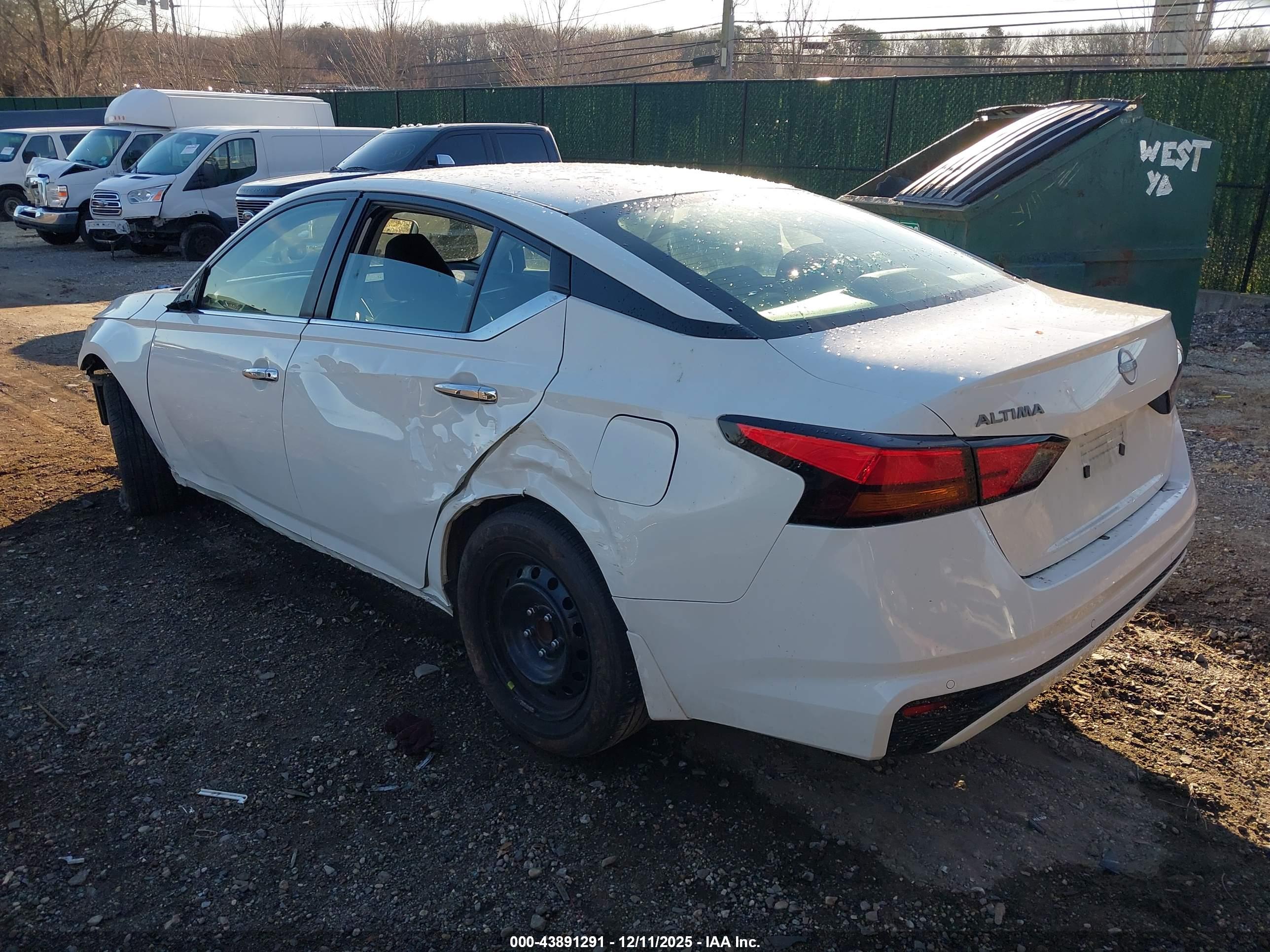 NISSAN ALTIMA image 3