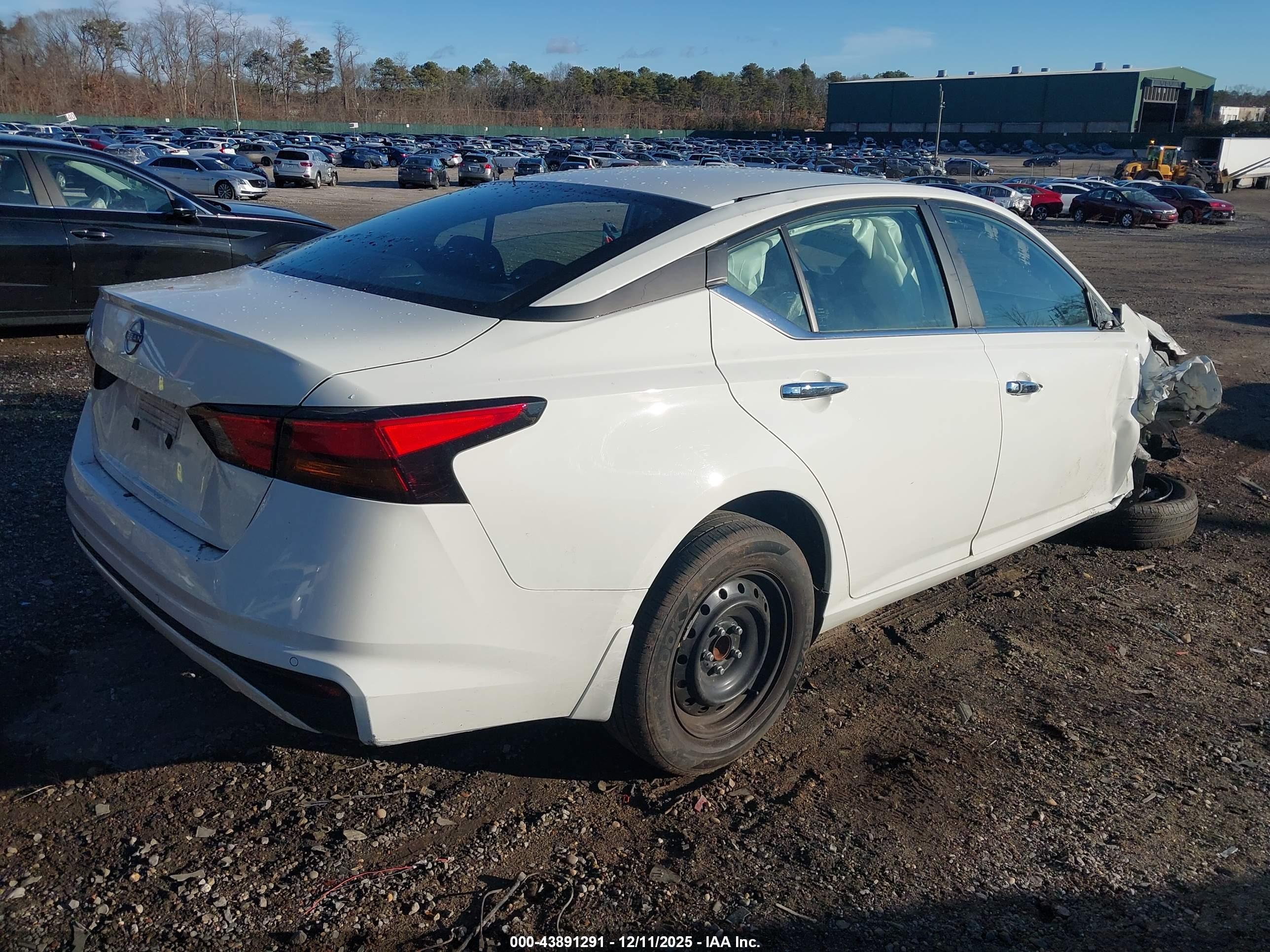 NISSAN ALTIMA image 4