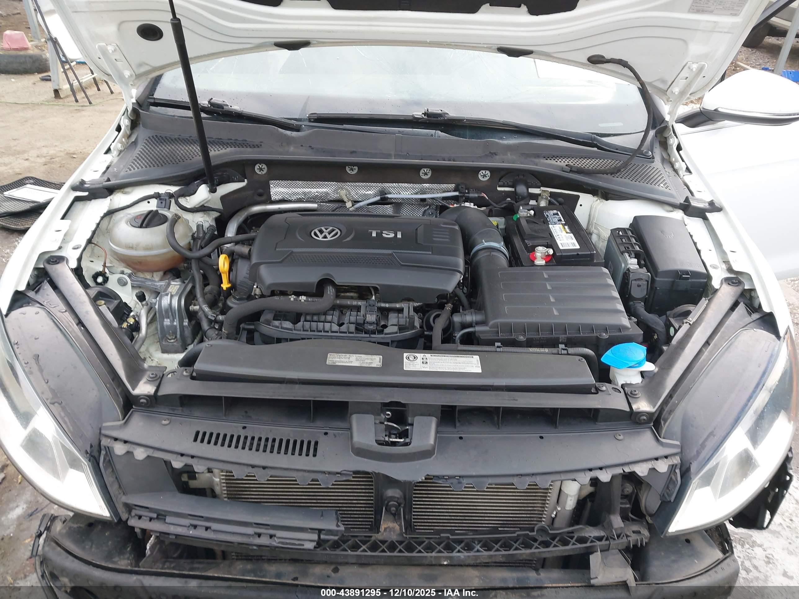 VOLKSWAGEN GOLF image 10