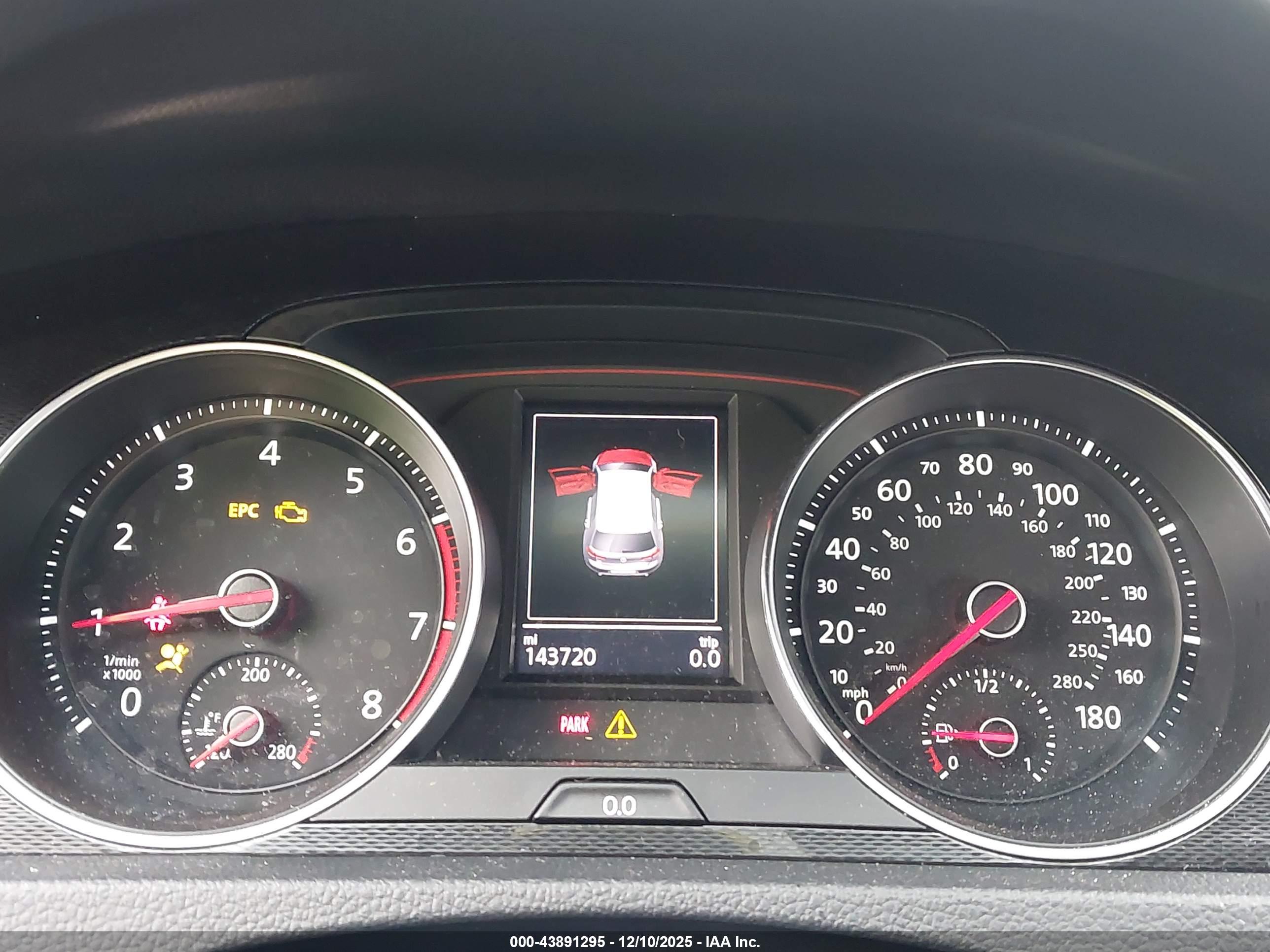 VOLKSWAGEN GOLF image 7
