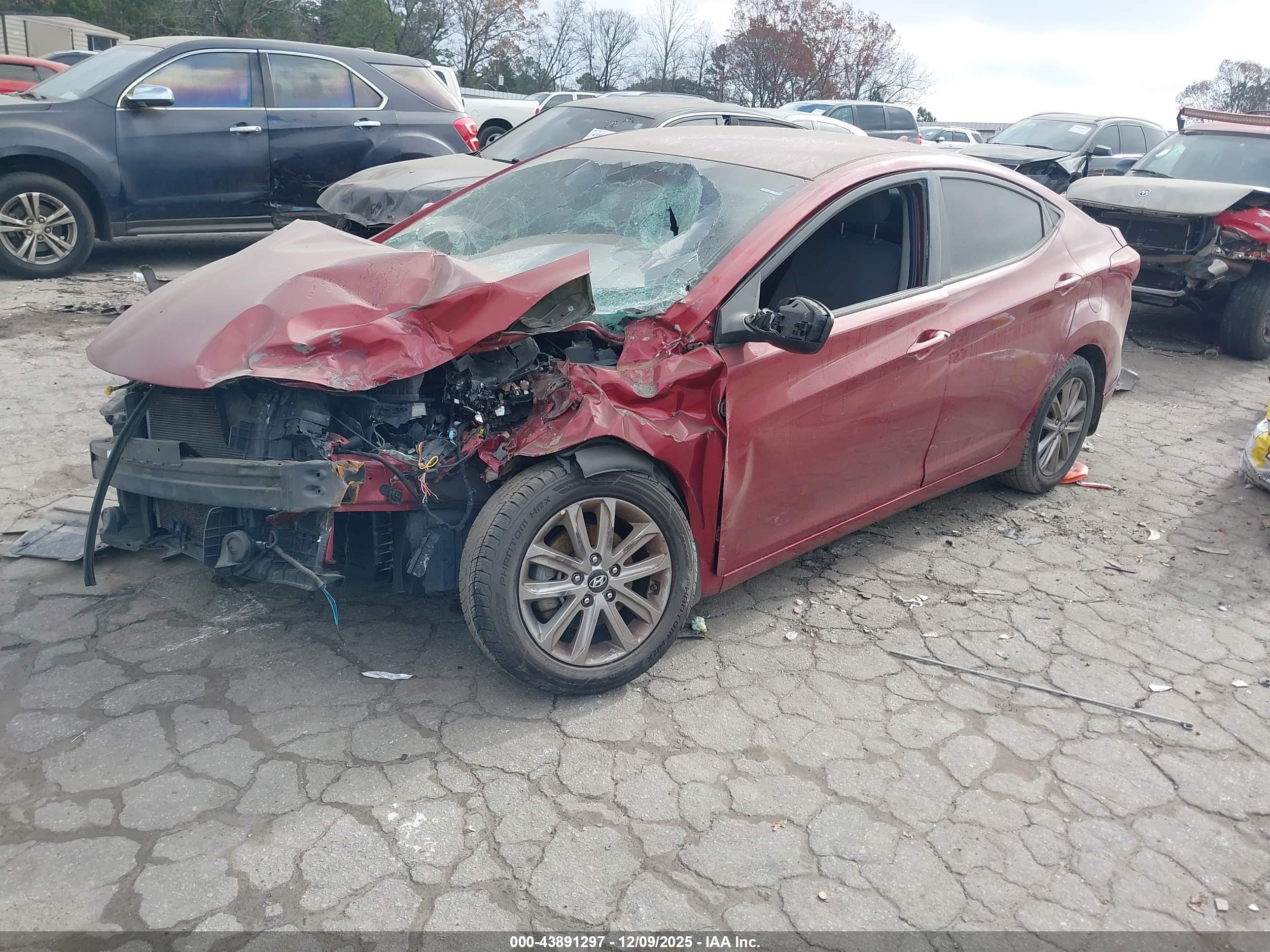 HYUNDAI ELANTRA image 2