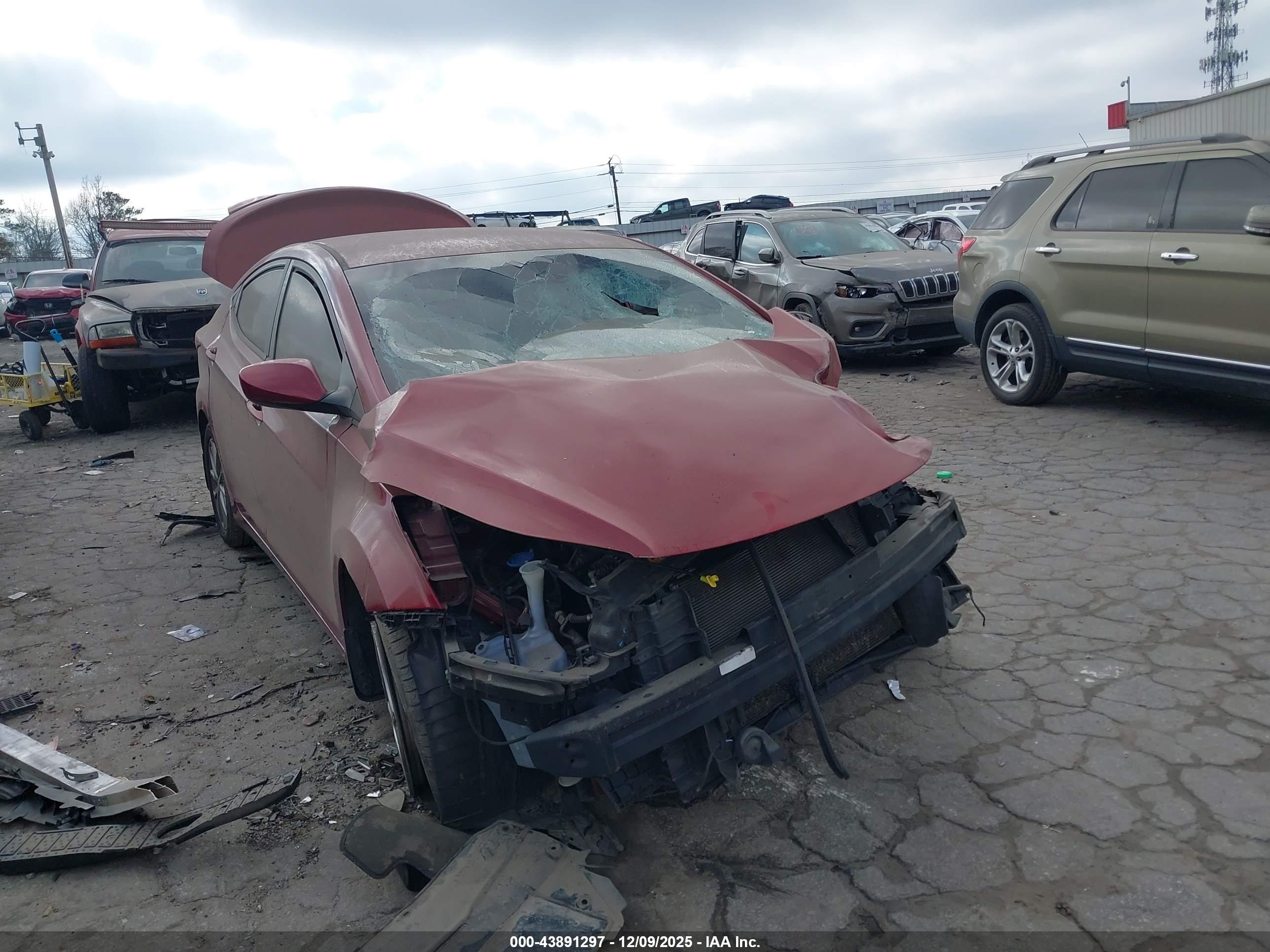 HYUNDAI ELANTRA image 6