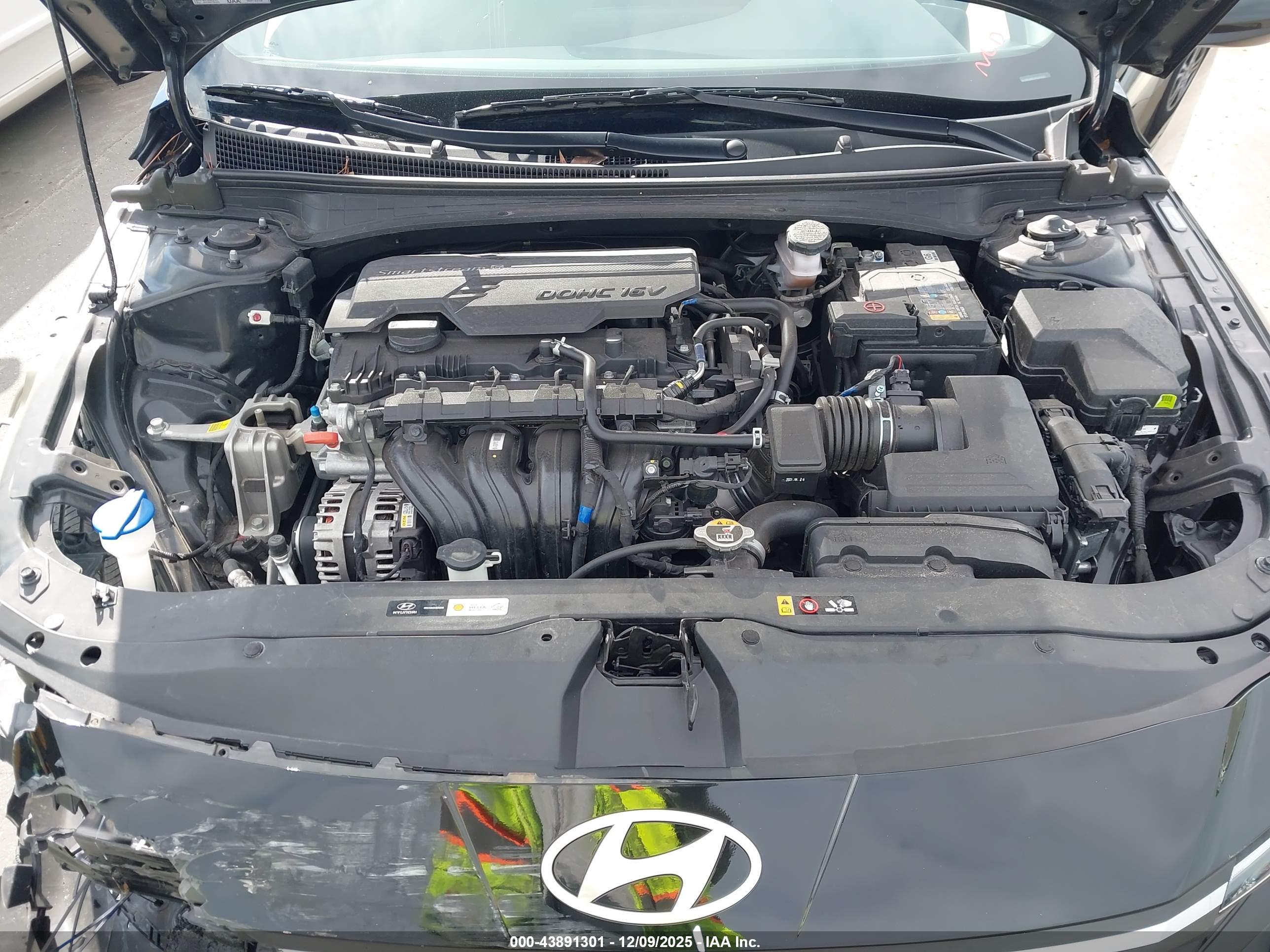 HYUNDAI ELANTRA image 10
