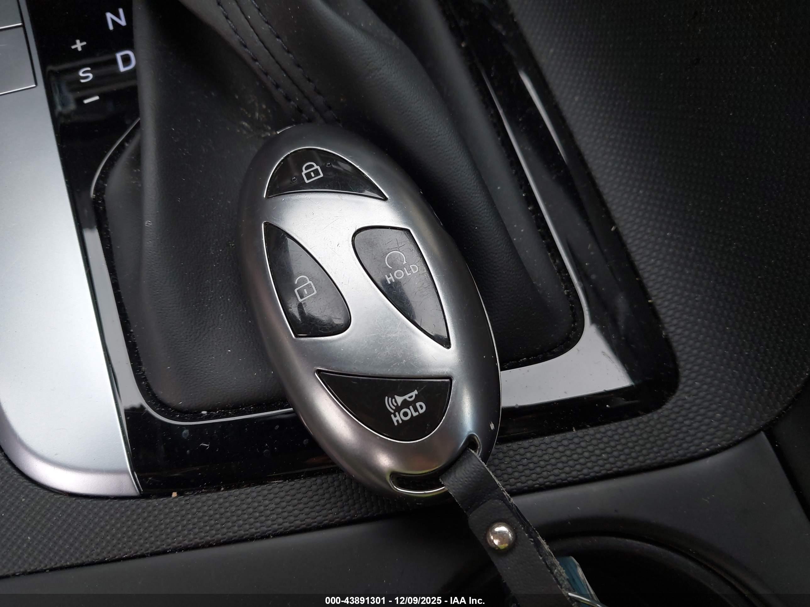 HYUNDAI ELANTRA image 11