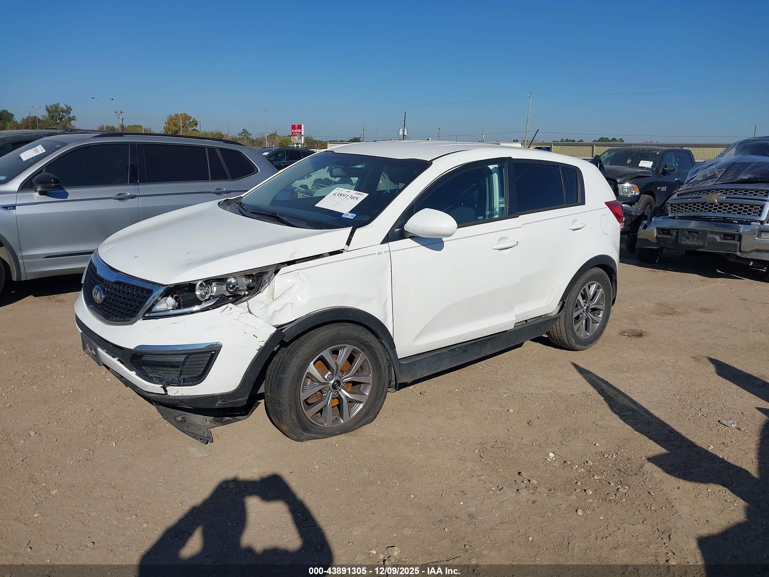 KIA SPORTAGE image 2