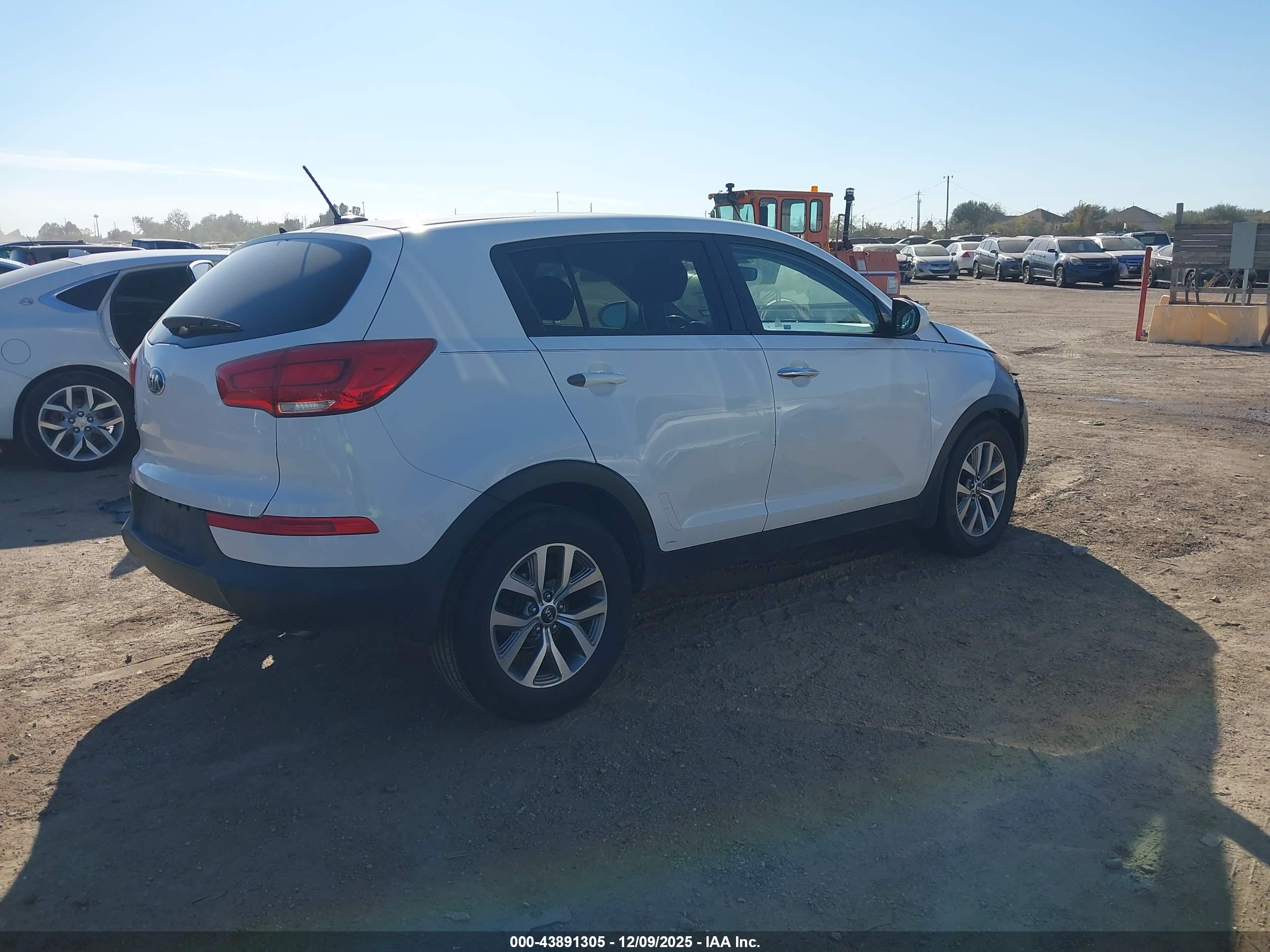 KIA SPORTAGE image 4