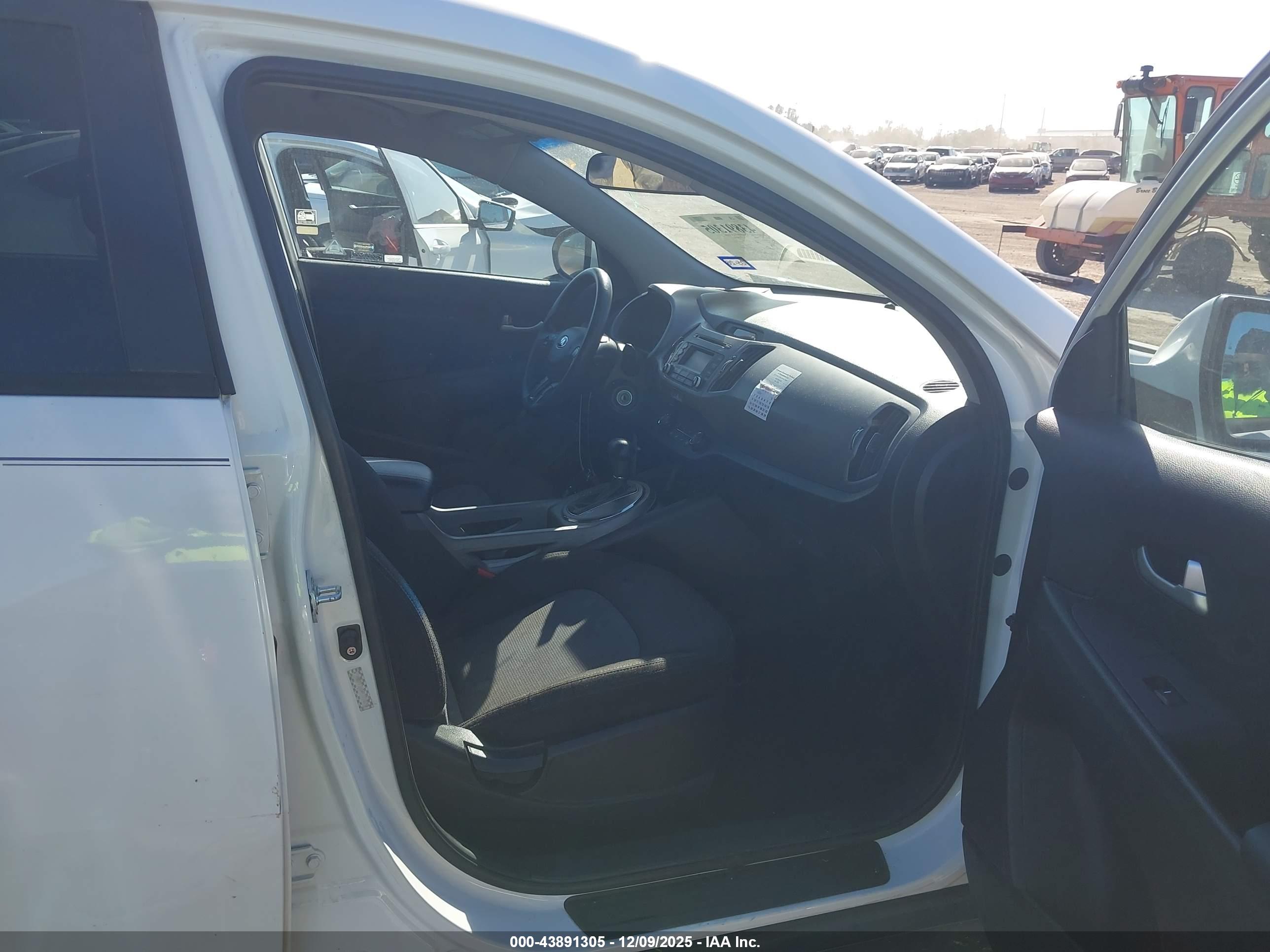 KIA SPORTAGE image 5