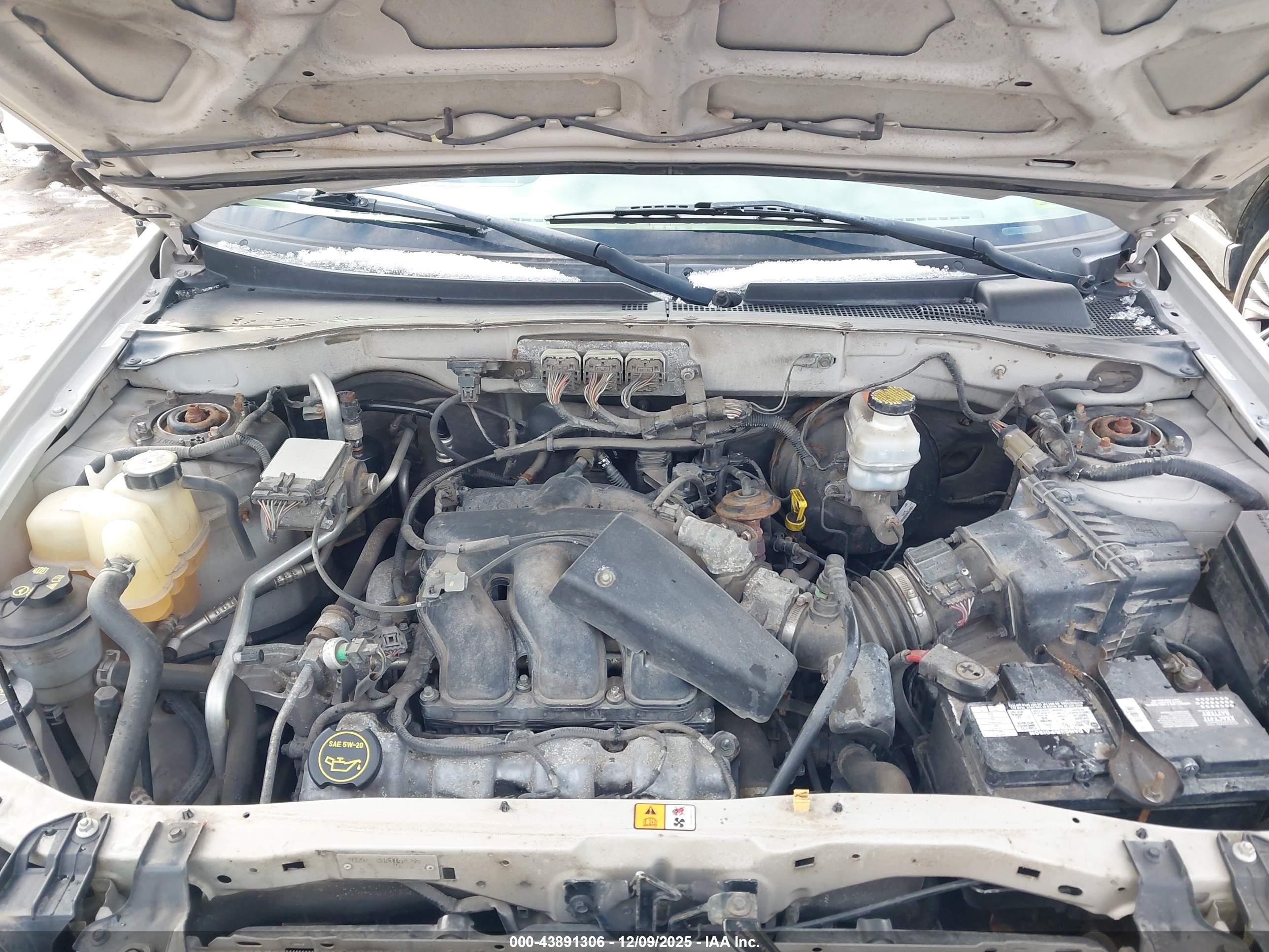 MERCURY MARINER image 10